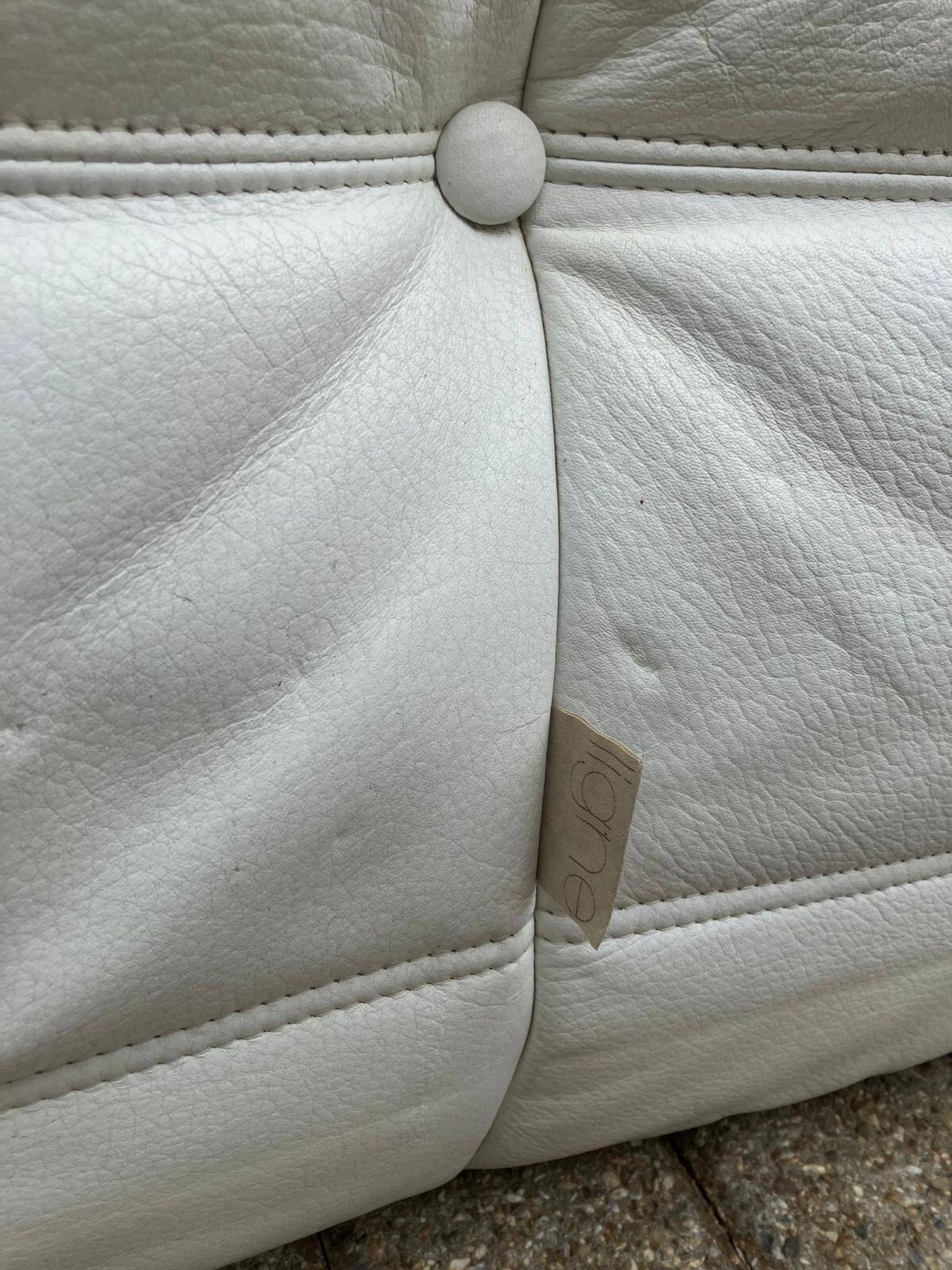 100% authentic Ligne Roset Togo 1-seater light beige leather '87