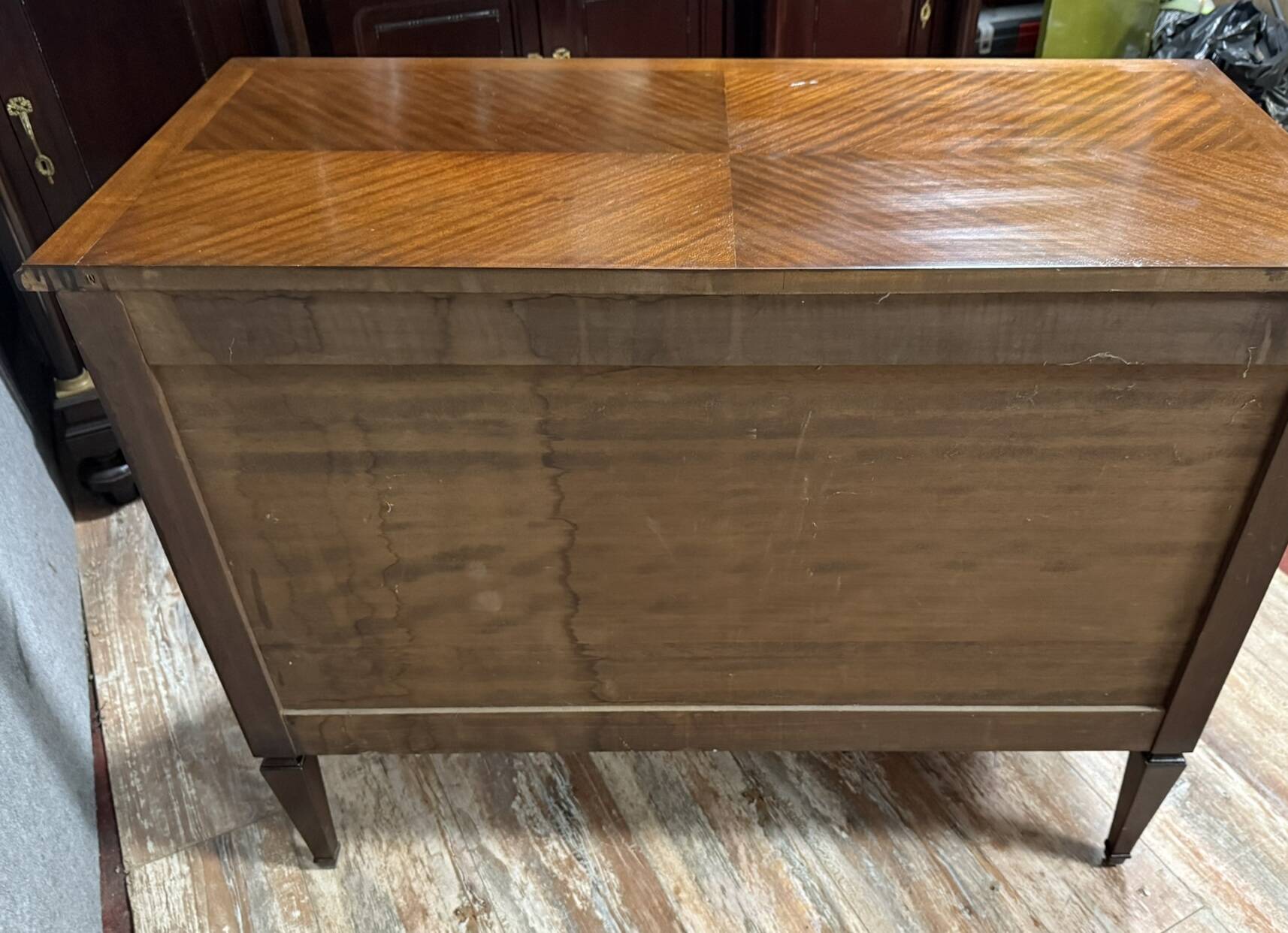 Commode style louis XVI en acajou