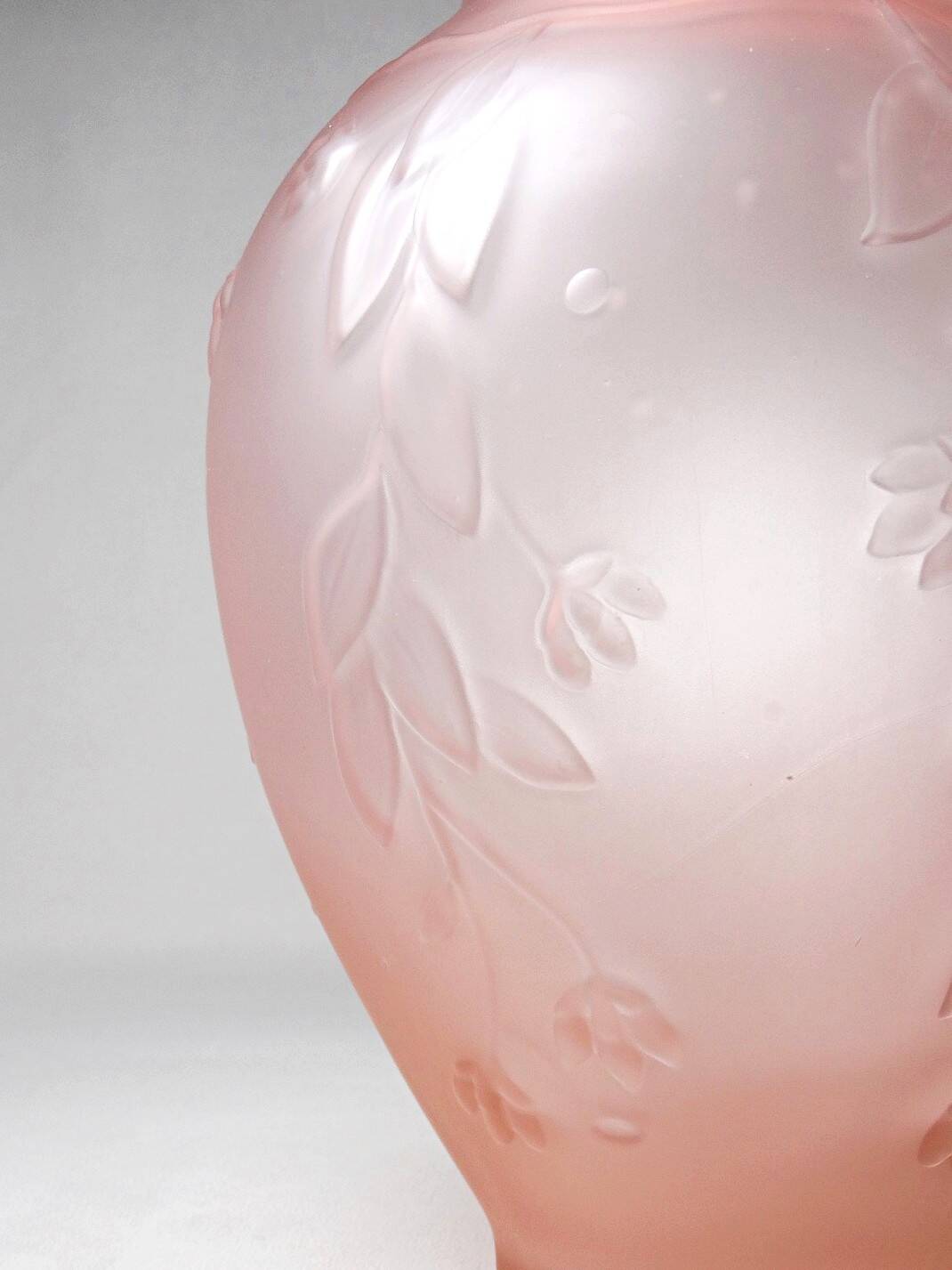 Large art deco style vase in molded/pressed pink glass paste