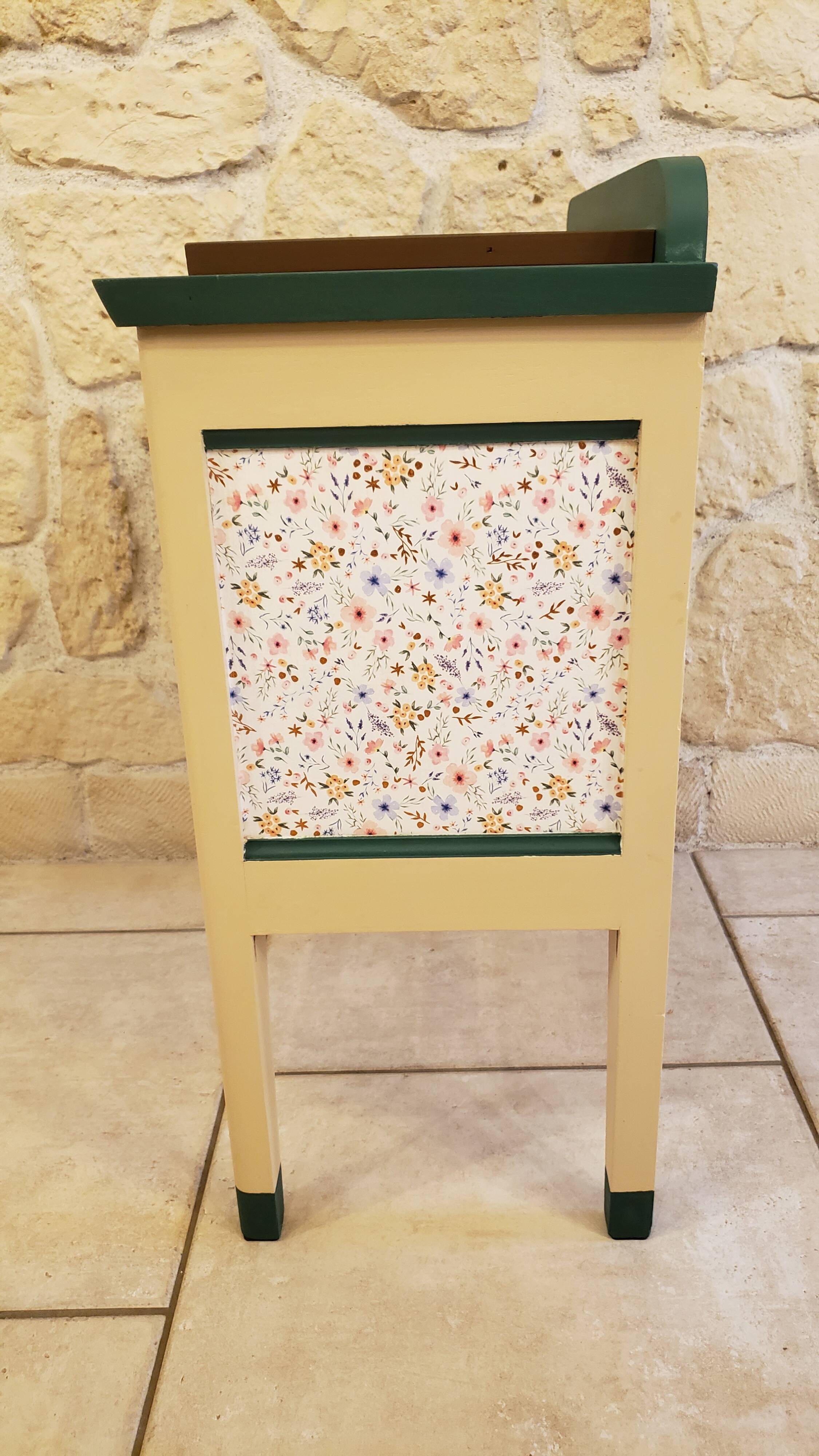 Bedside table - Vintage nightstand revamped