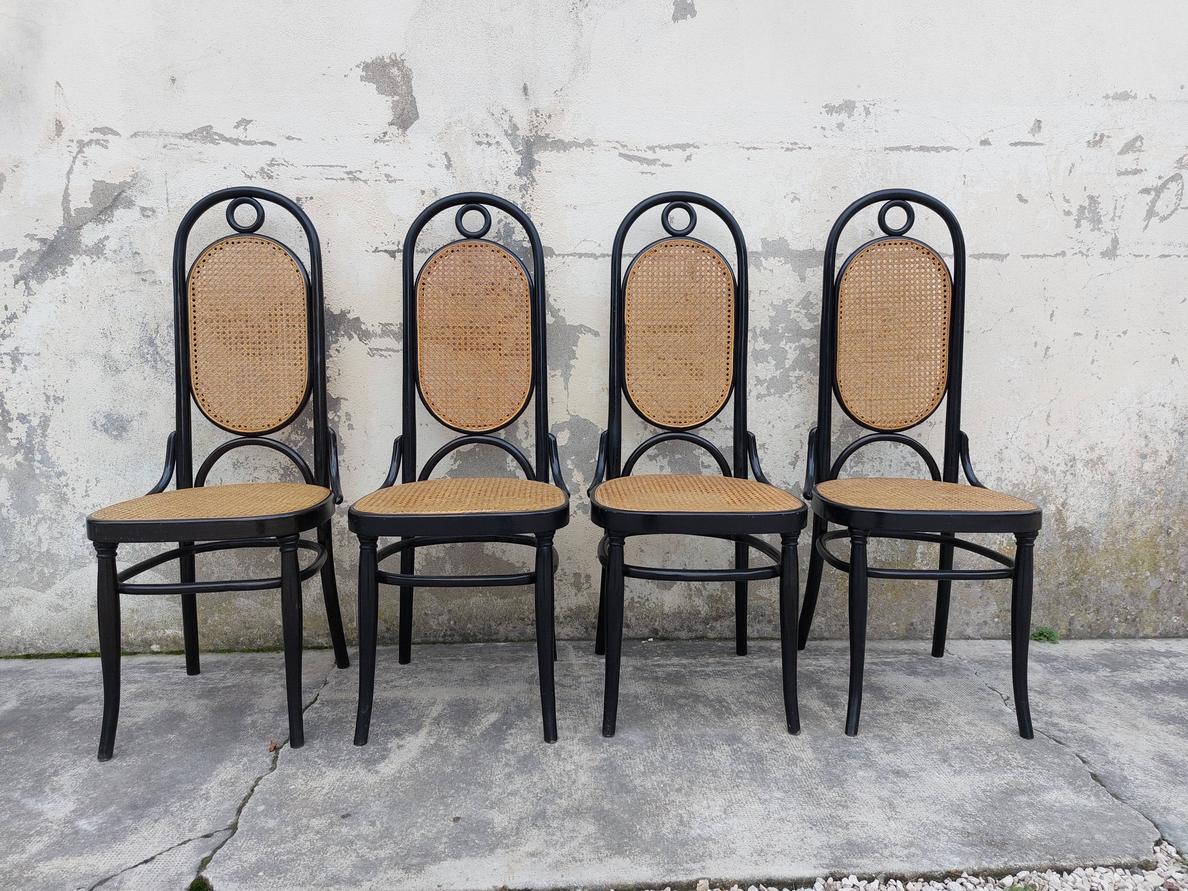 Series of 4 chairs