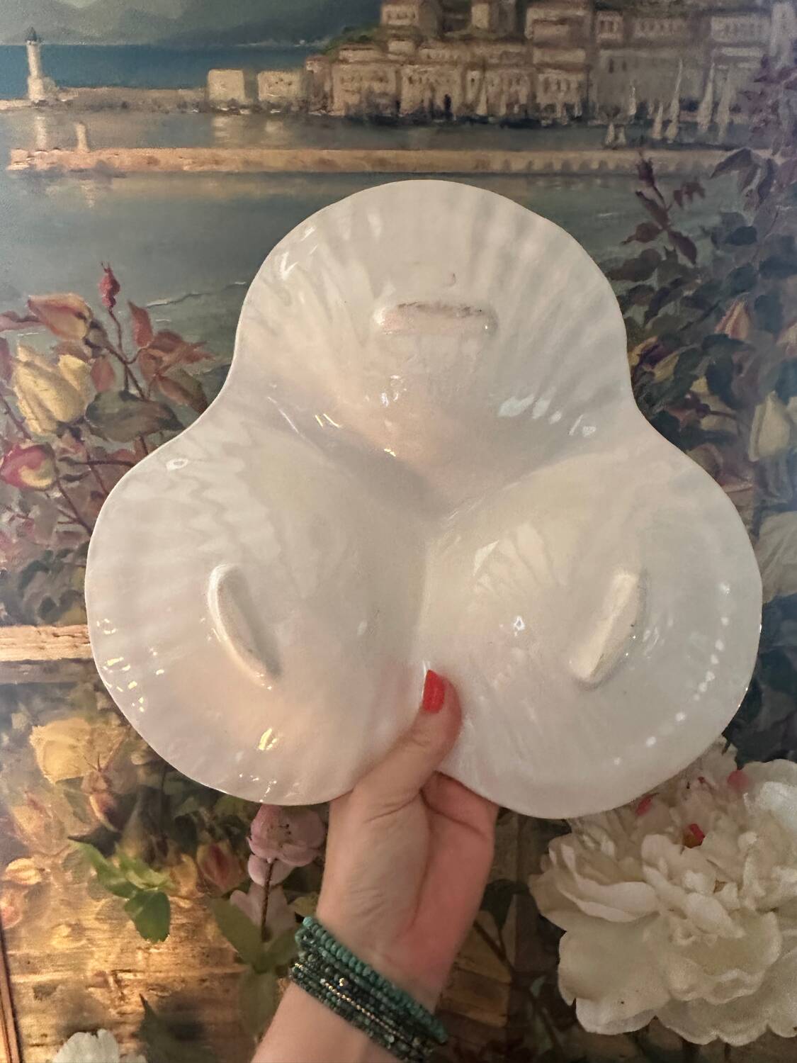 Apertif shell barbotine plate