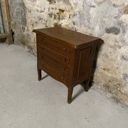 Small vintage sewing chest in oak veneer.