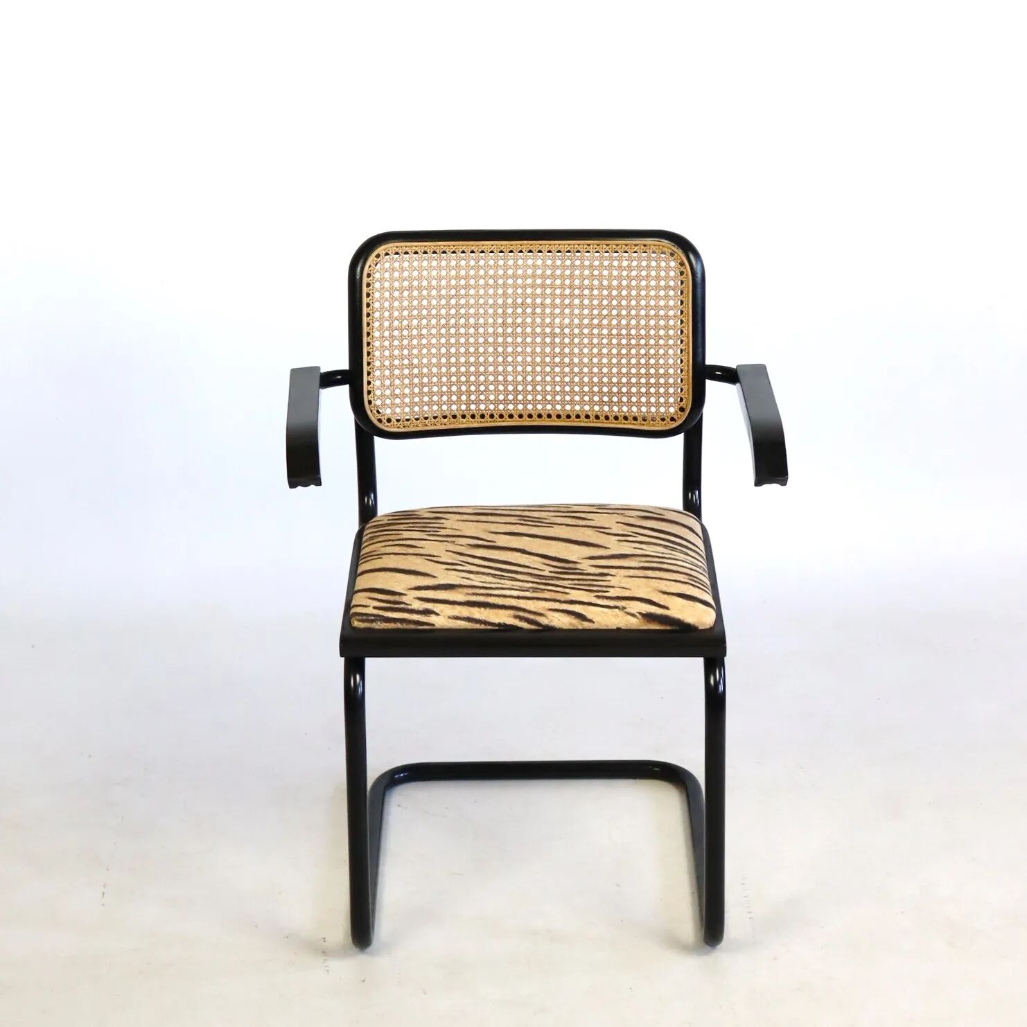 Chaise B64 tissu léopard