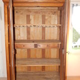 Armoire Louis Philippe en noyer clair