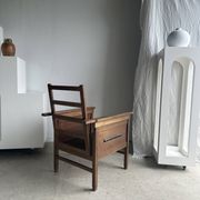 Large fauteuil en bois à dossier inclinable réglable