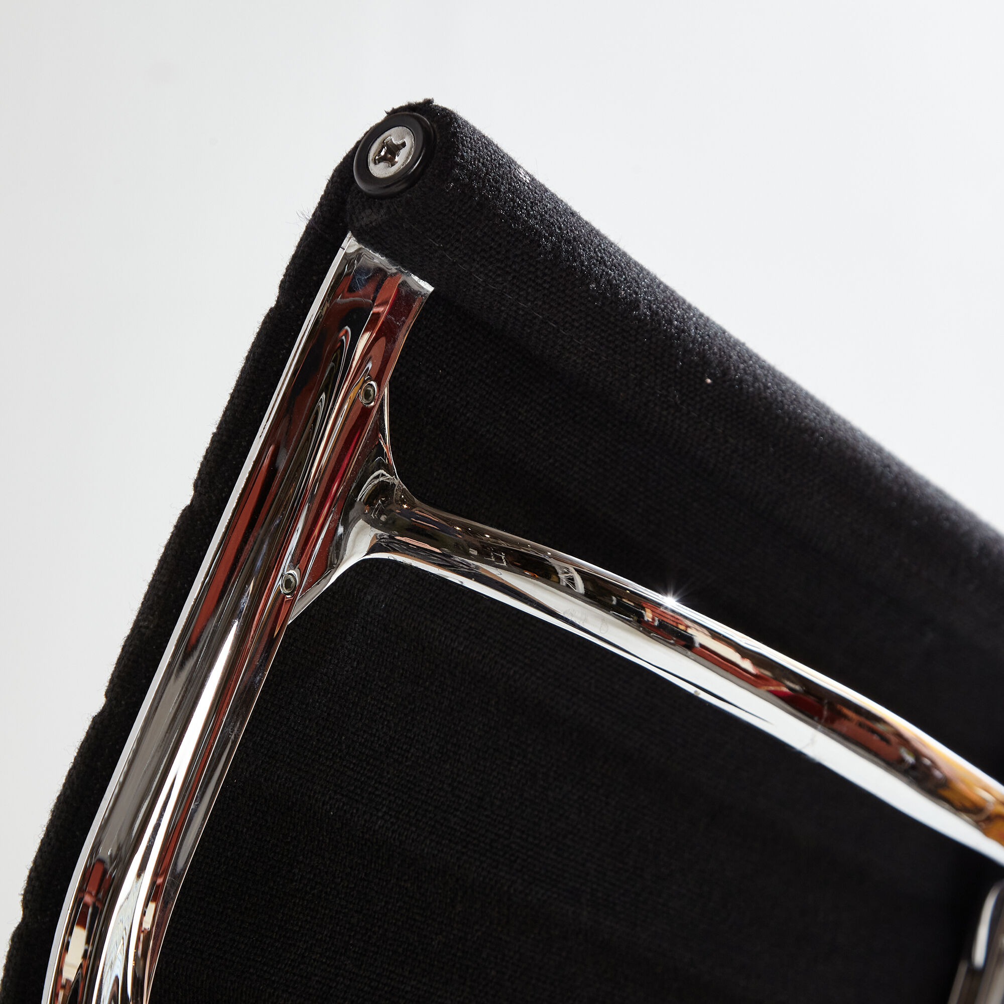 EA105 office chair by Charles & Ray Eames for Vitra