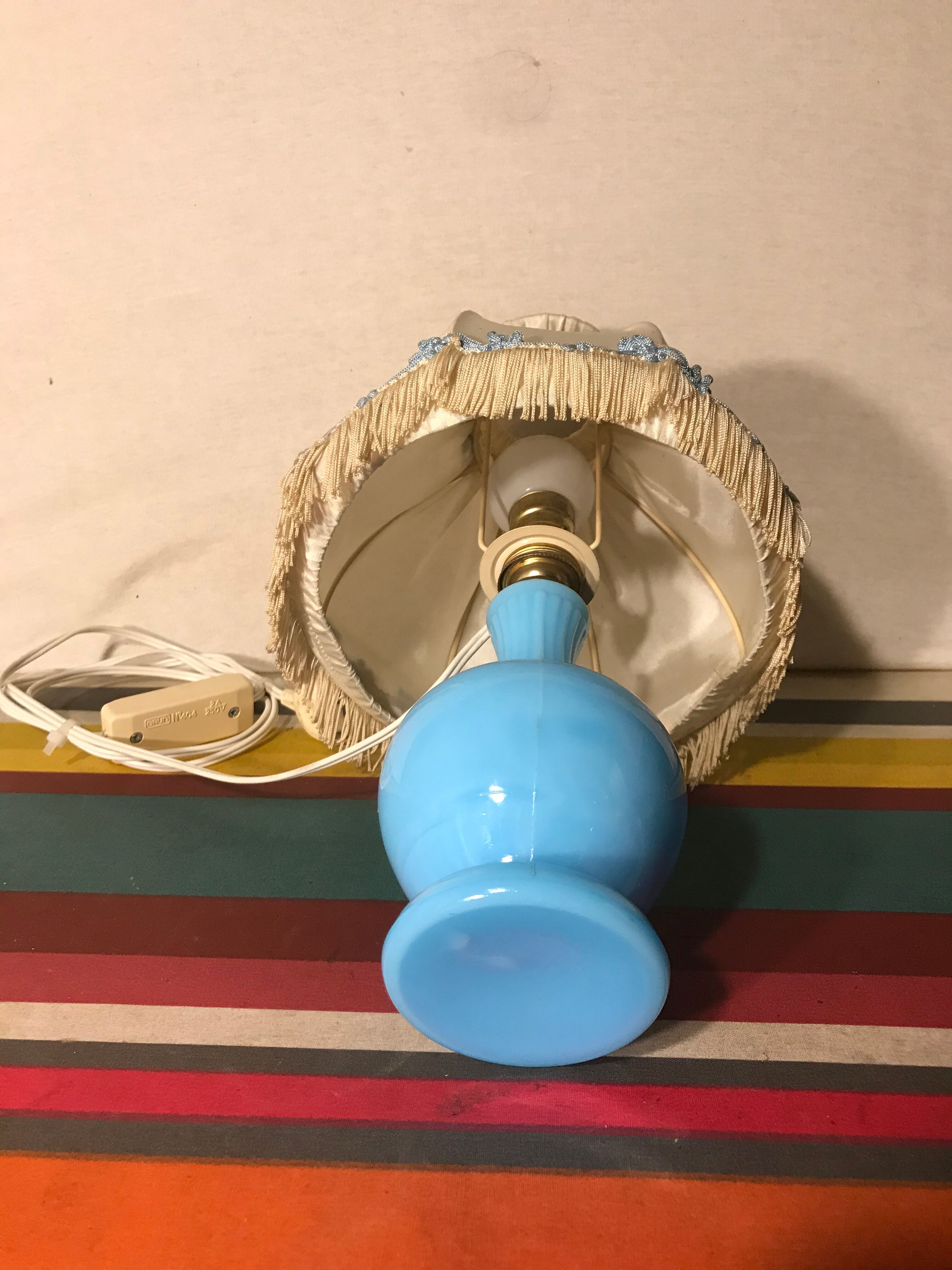 Ancienne lampe chevet corps opaline bleu + abat-jour crème vintage