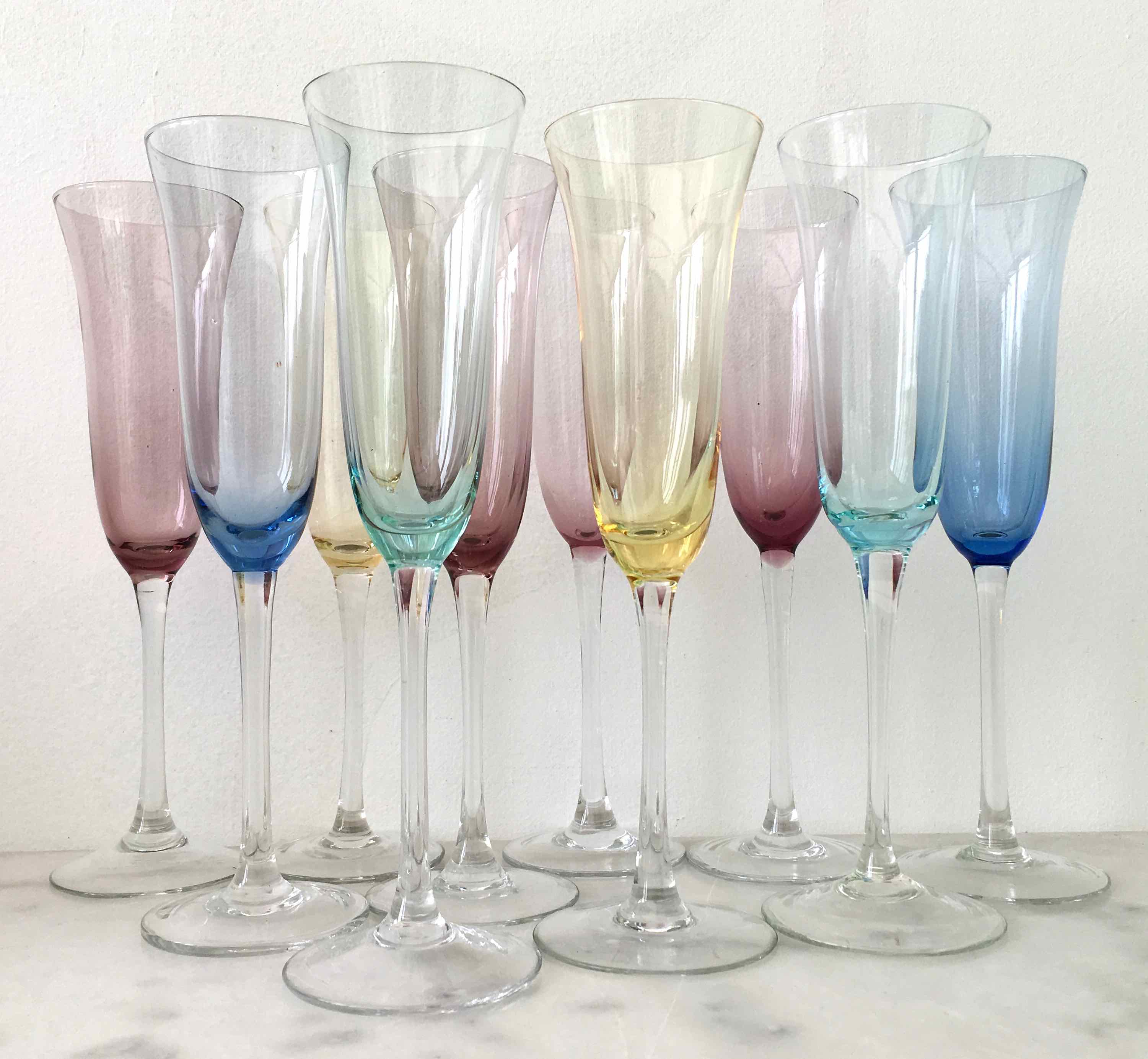 Set de 10 flûtes à champagne colorées