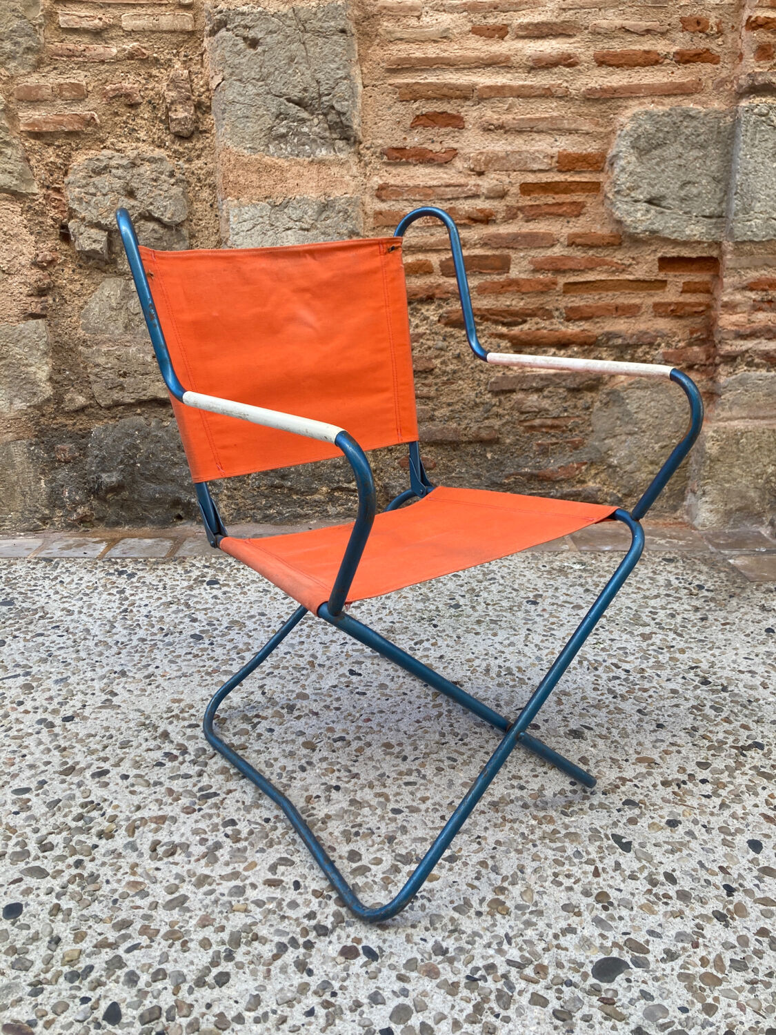 Folding camping chair
