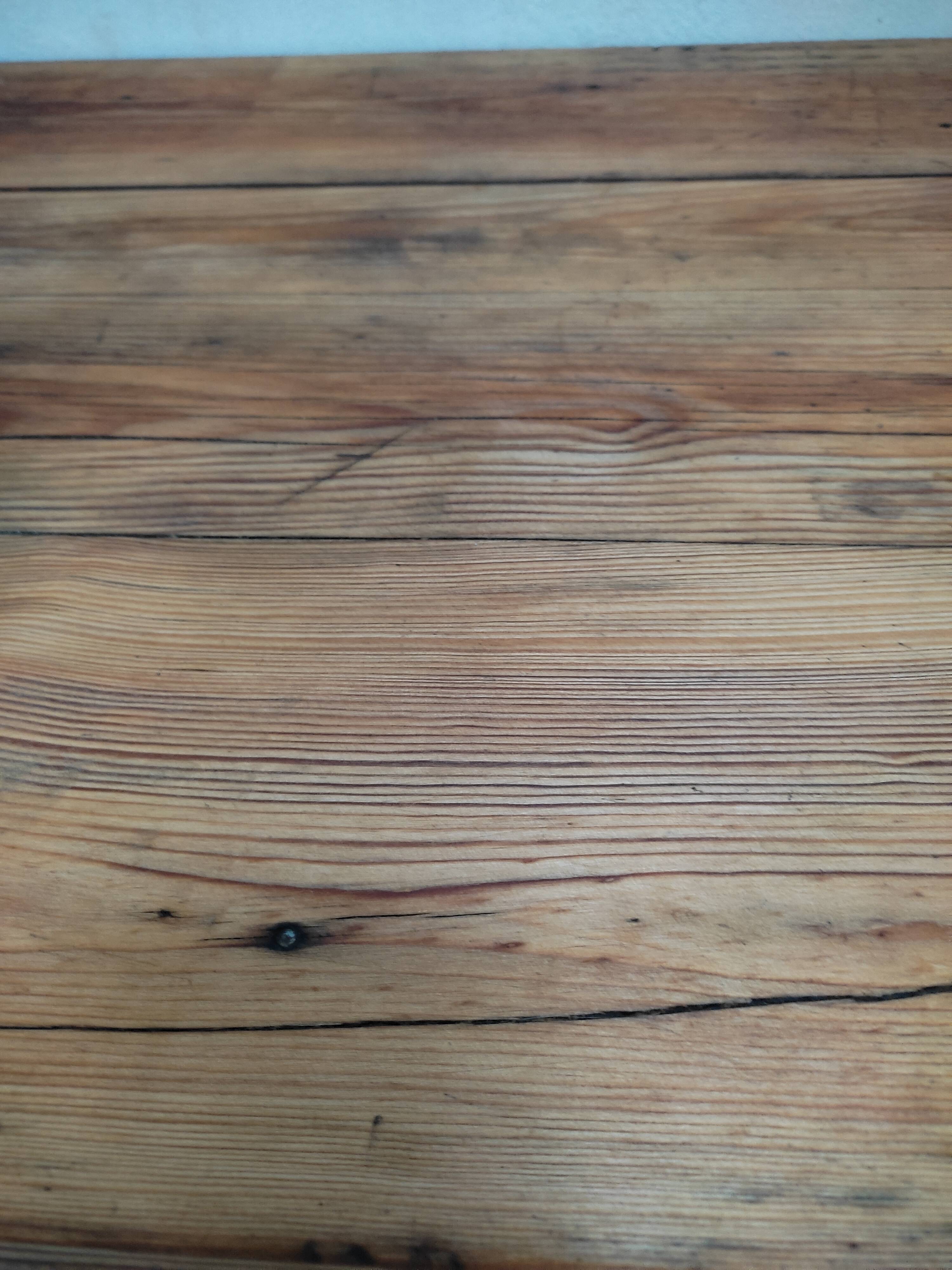 Farm table