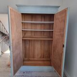 Armoire parisienne avec miroirs