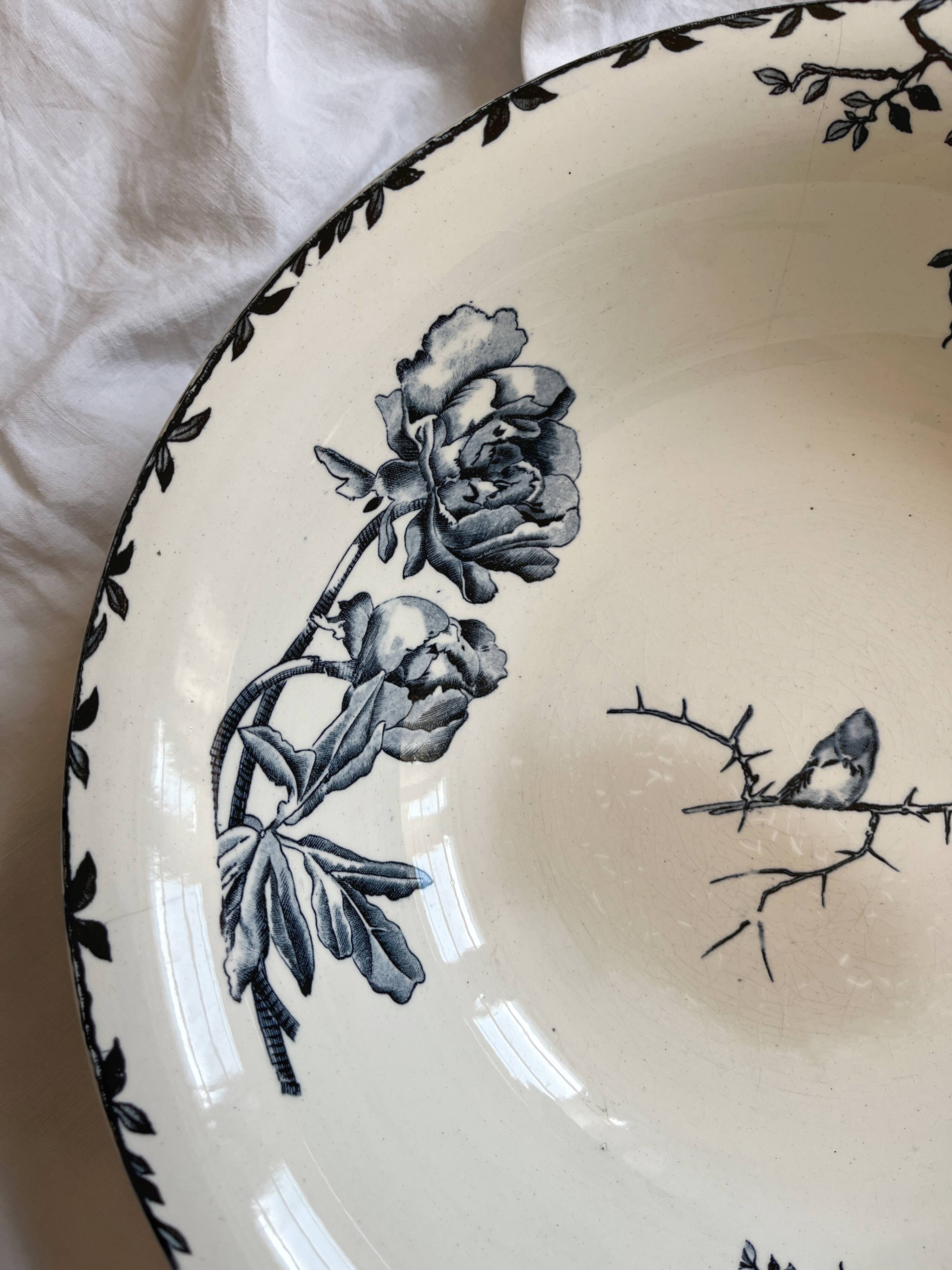 Vasque saladier en terre de fer fleurs oiseau "Oxford" Choisy le Roi