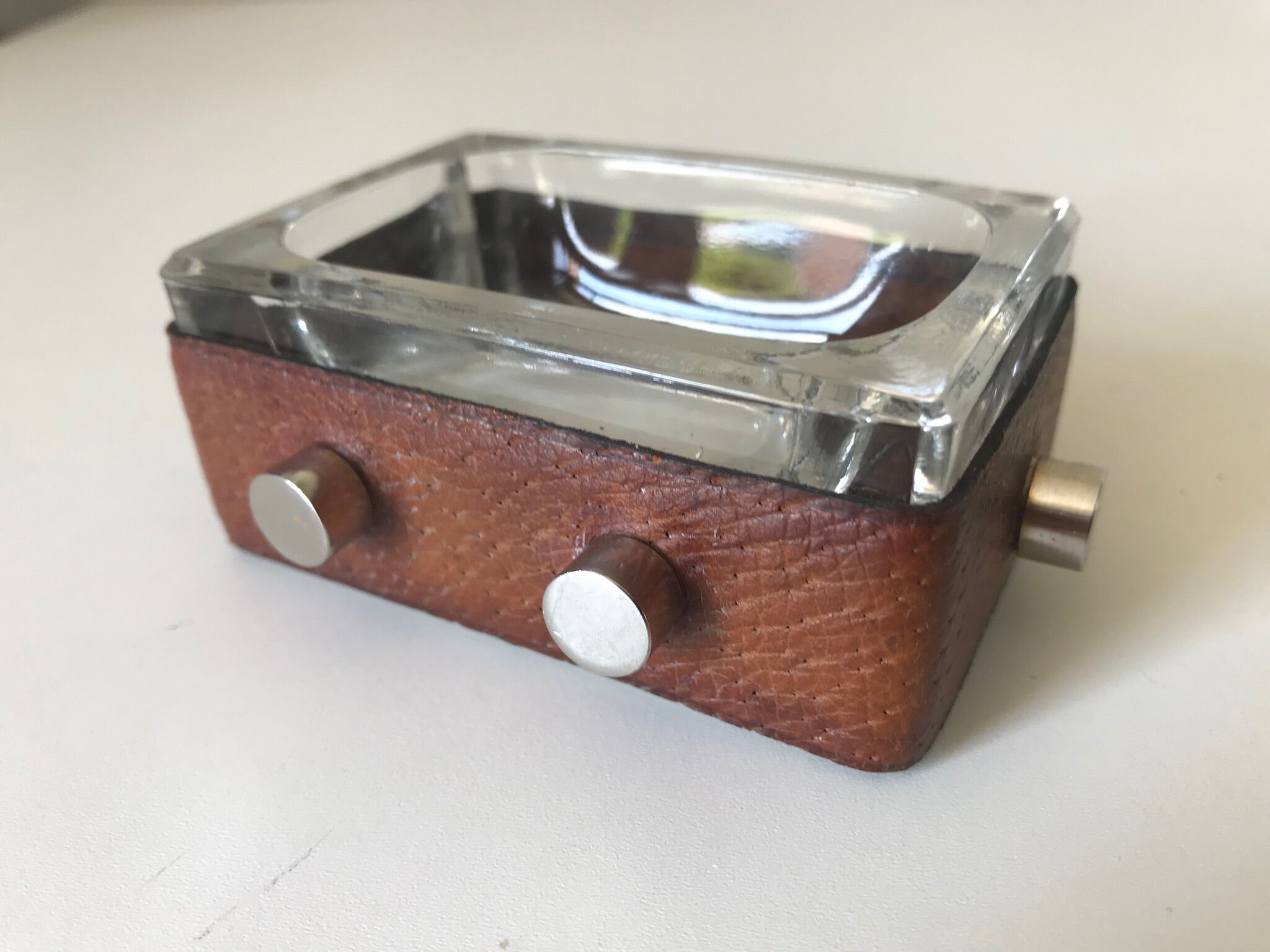 Cendrier cuir et verre moderniste design annees 50 60