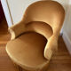 Fauteuil crapaud velours moutarde 