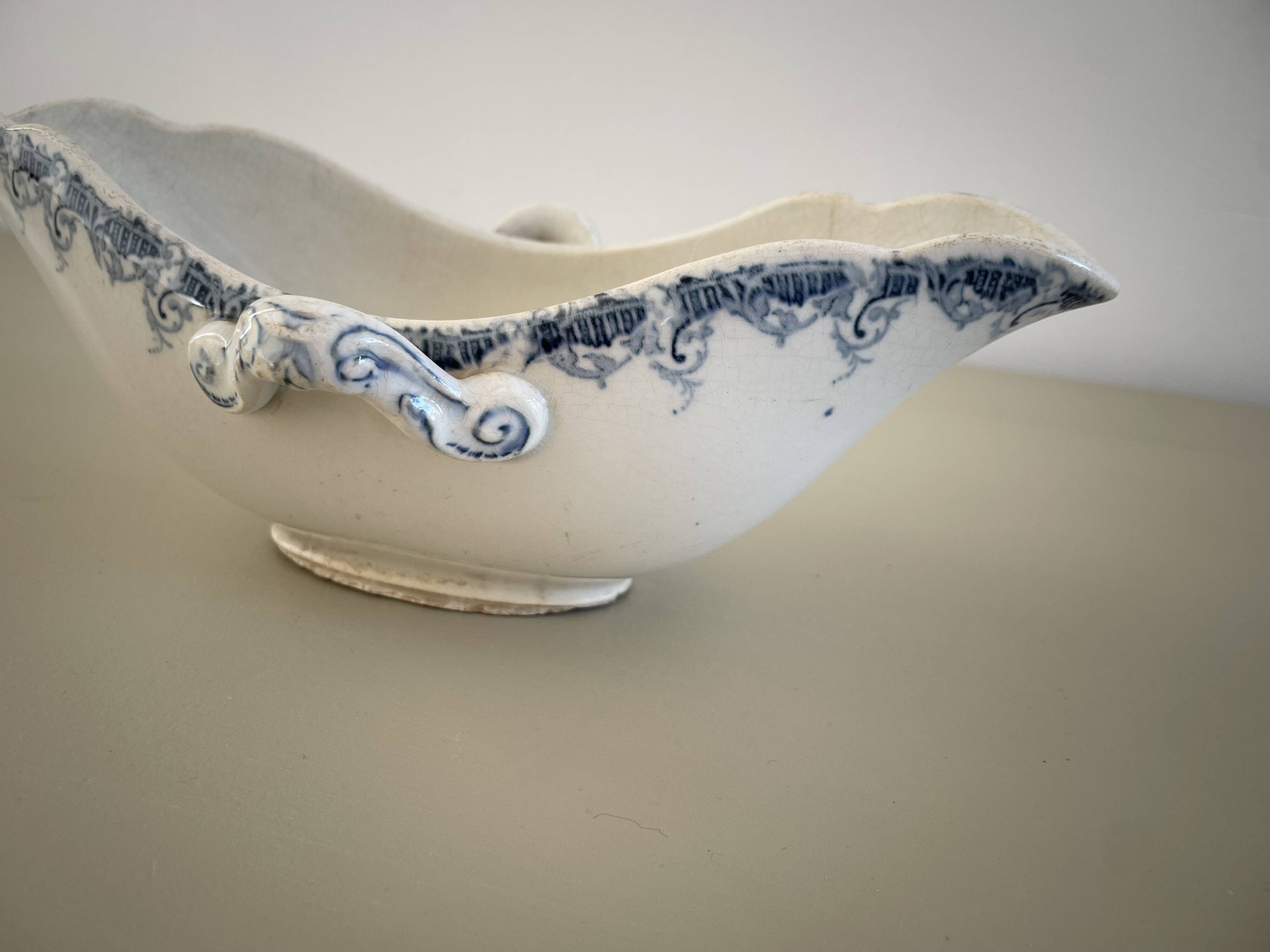K&G Lunéville blue and white ironstone sauceboat