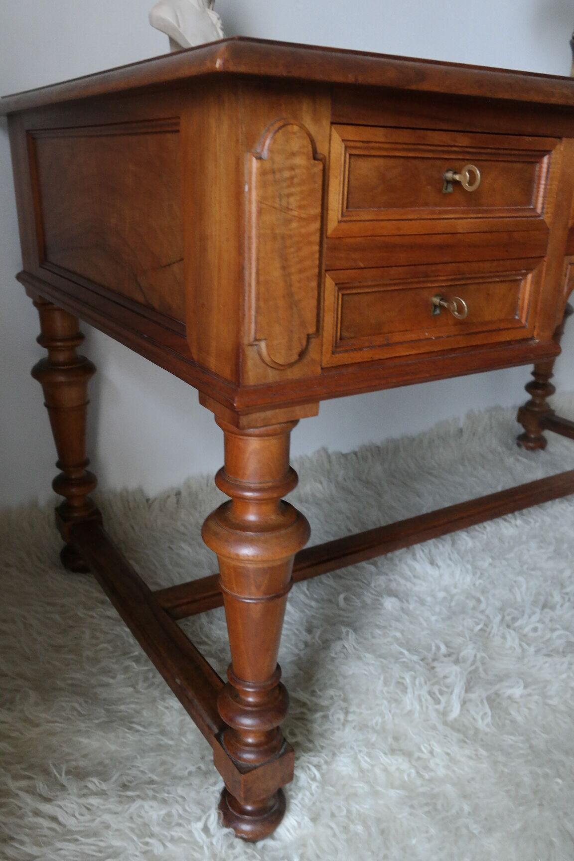 Office minister in walnut style Louis Philippe XXème