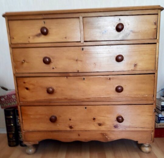 English pine chest of drawers