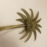 Hollywood Regency wall lamp in palm shape, in gold alloy brass type, from the 60s 70s.