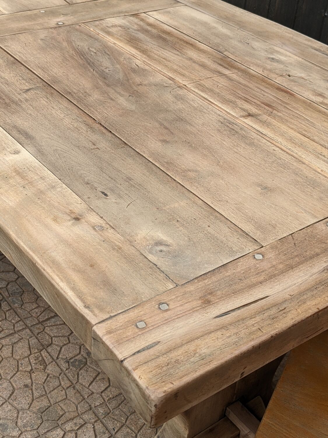 Farm table