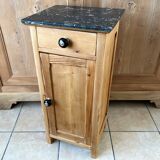 Furniture in raw wood and black marble