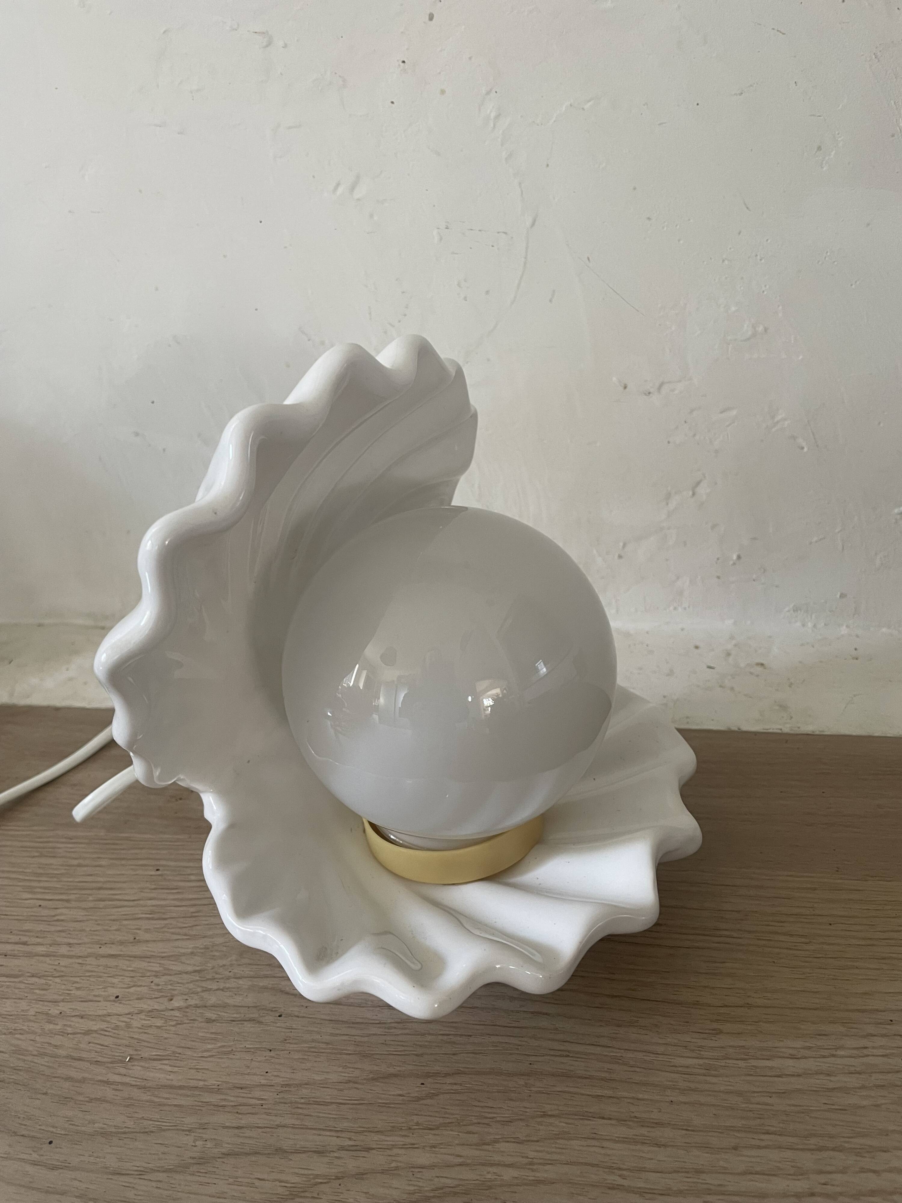 Lampe  coquillage céramique et opaline 70´s