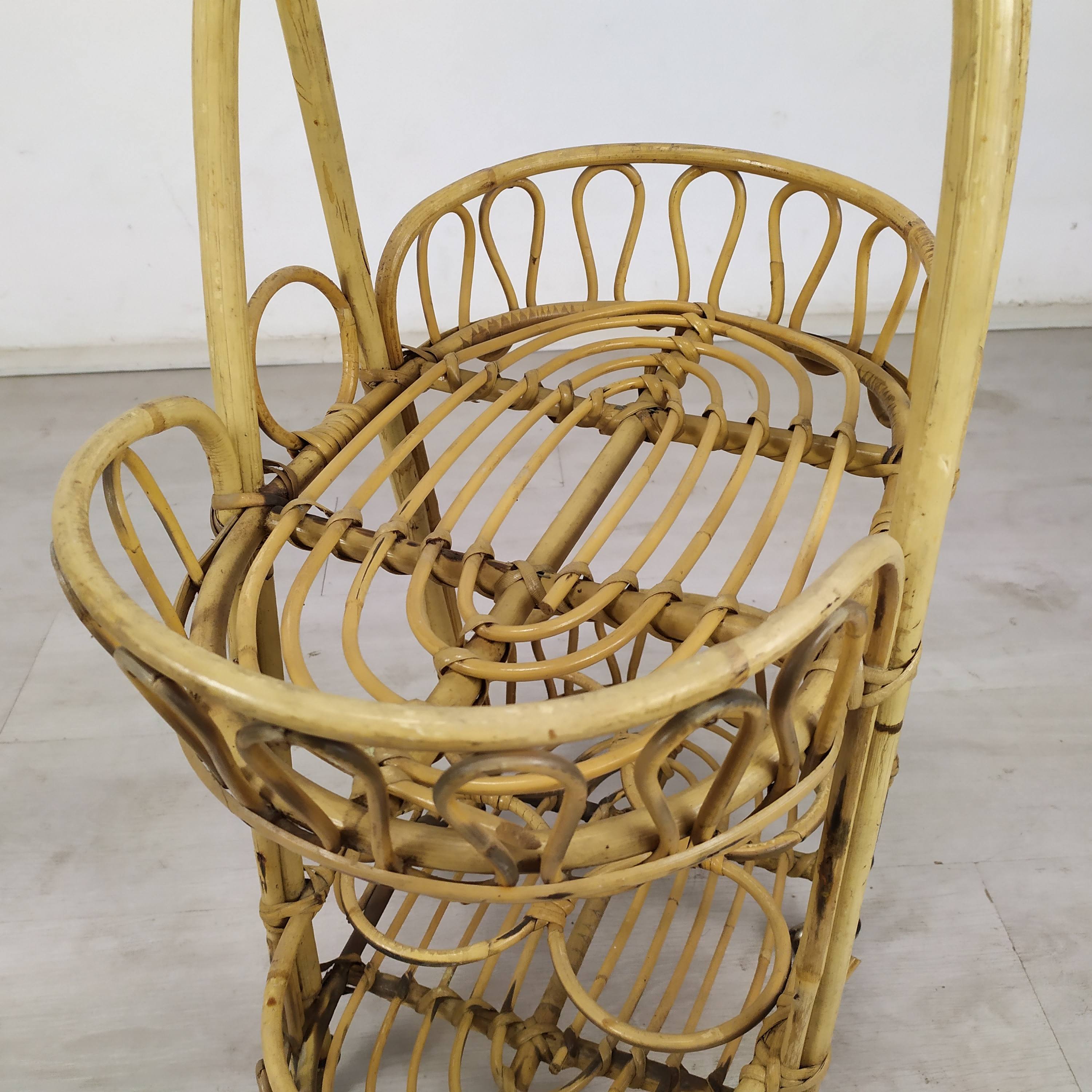 Rattan bar service