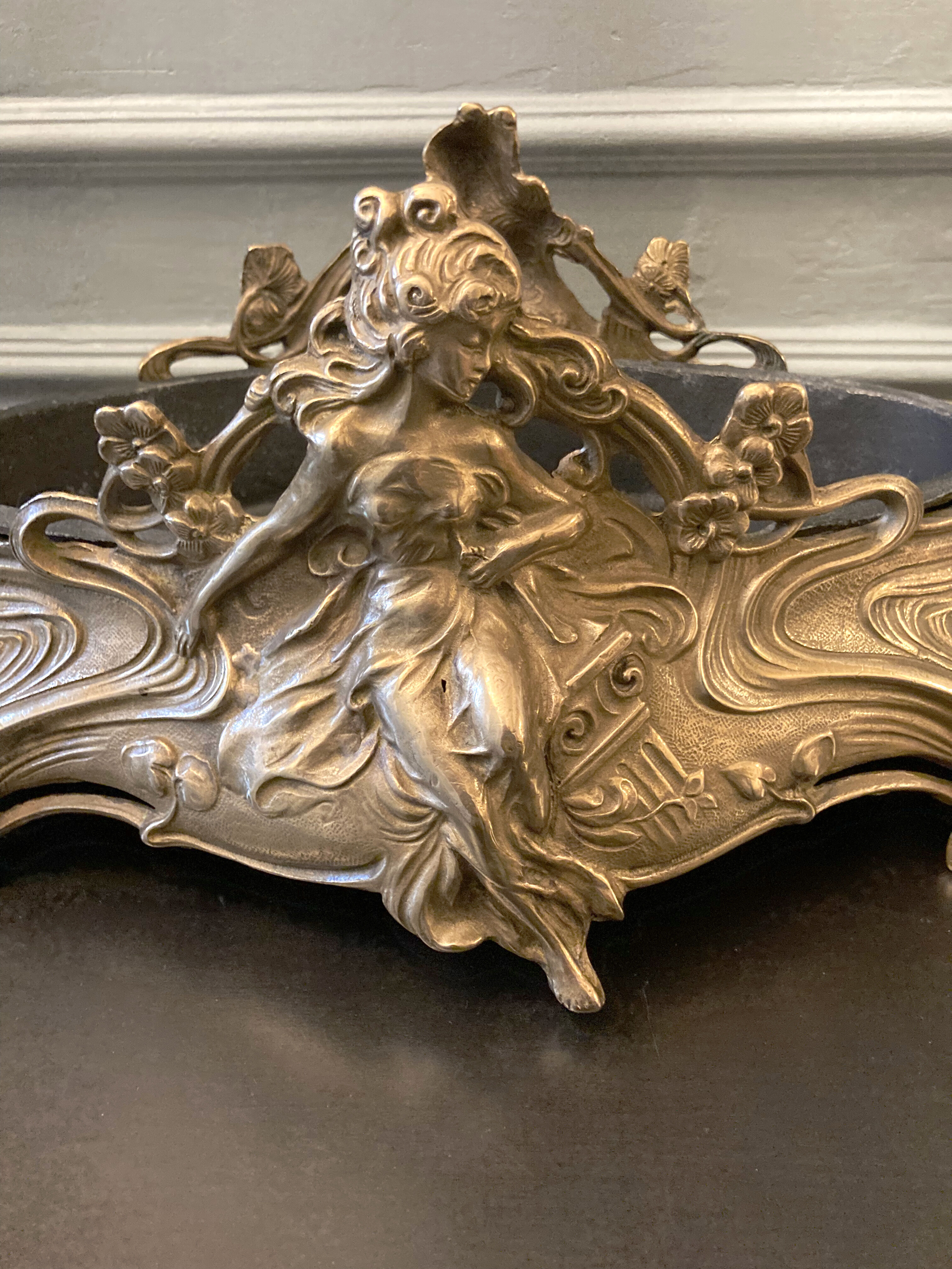 Large planter in gilded bronze Art nouvelles