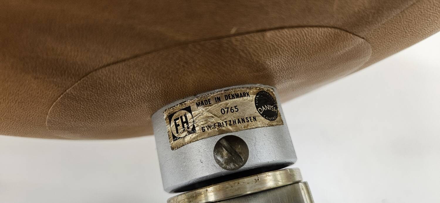 Arne Jacobsen Egg chair by Fritz Hansen