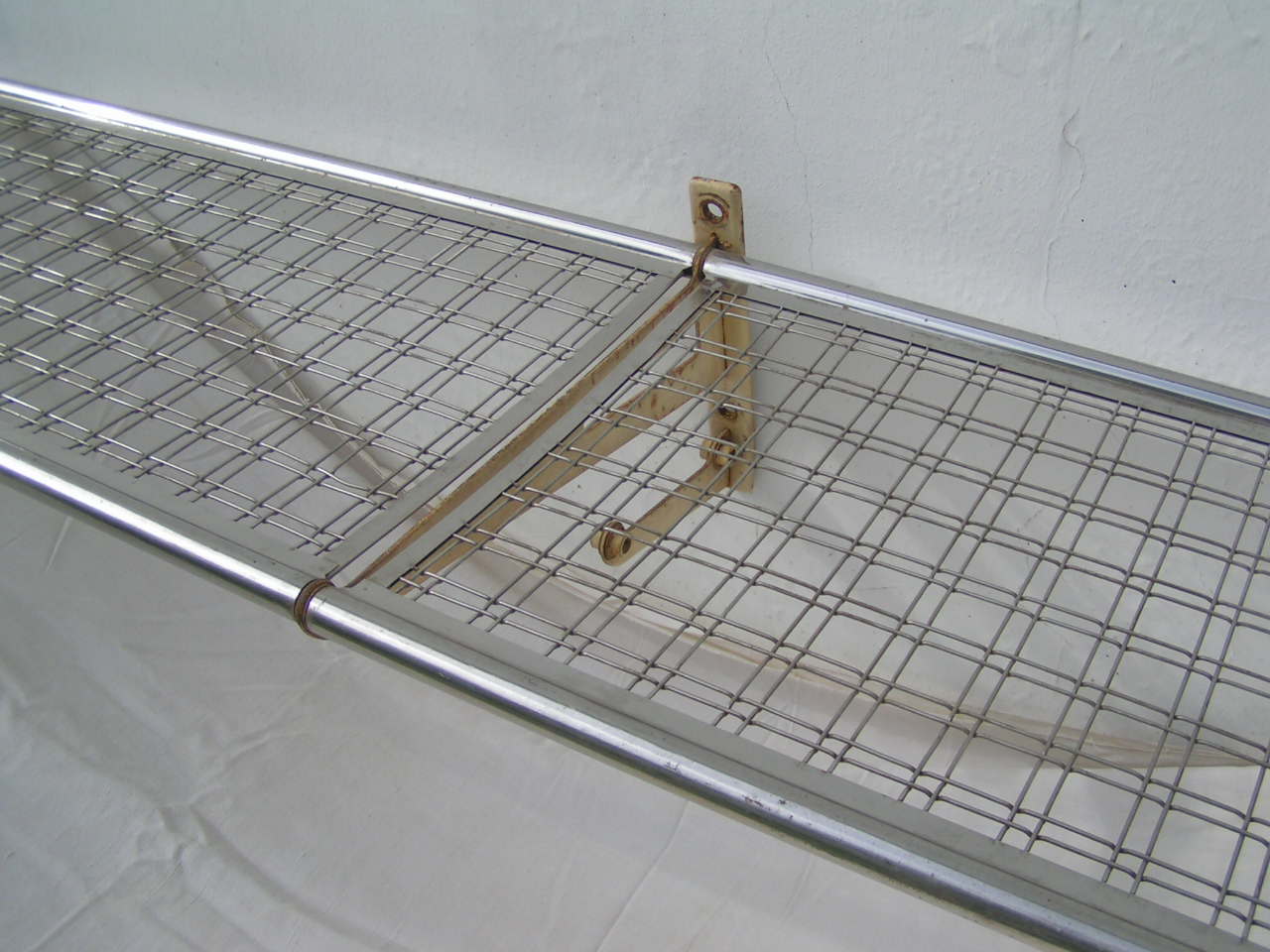 Shelf train luggage rack