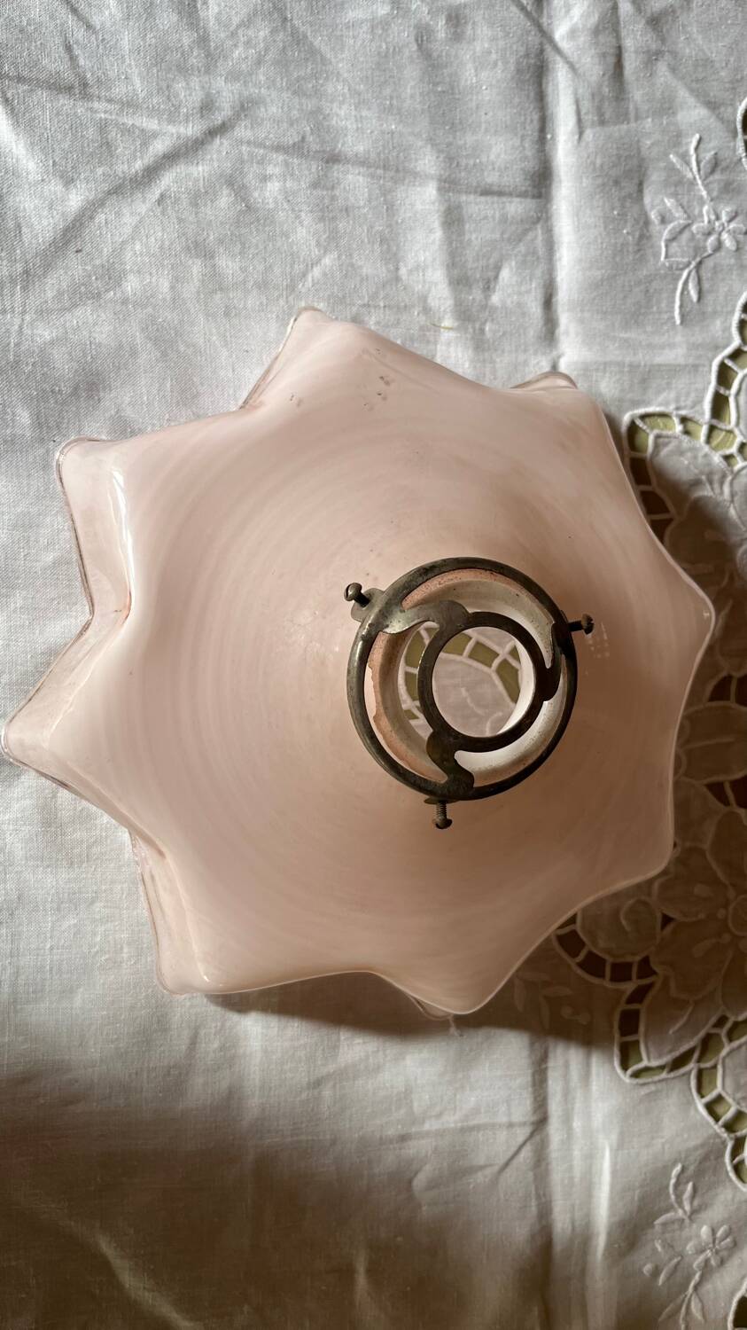 Suspension  opaline festonnée  vintage