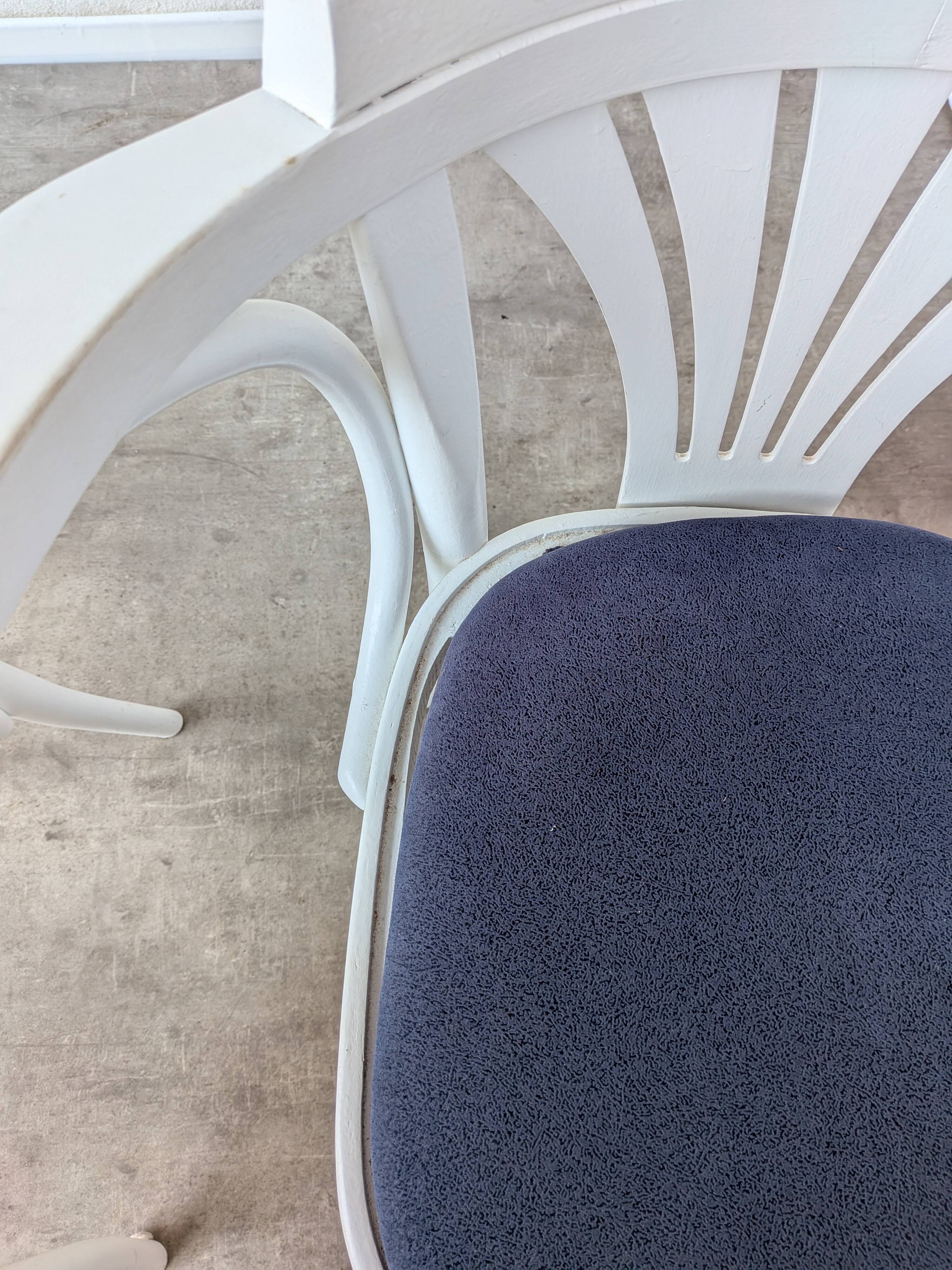 Ensemble de 6 chaises de salle à manger vintage en bois courbé blanc / fauteuil de style Thonet des années 1970