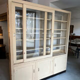 Display cabinet for shop