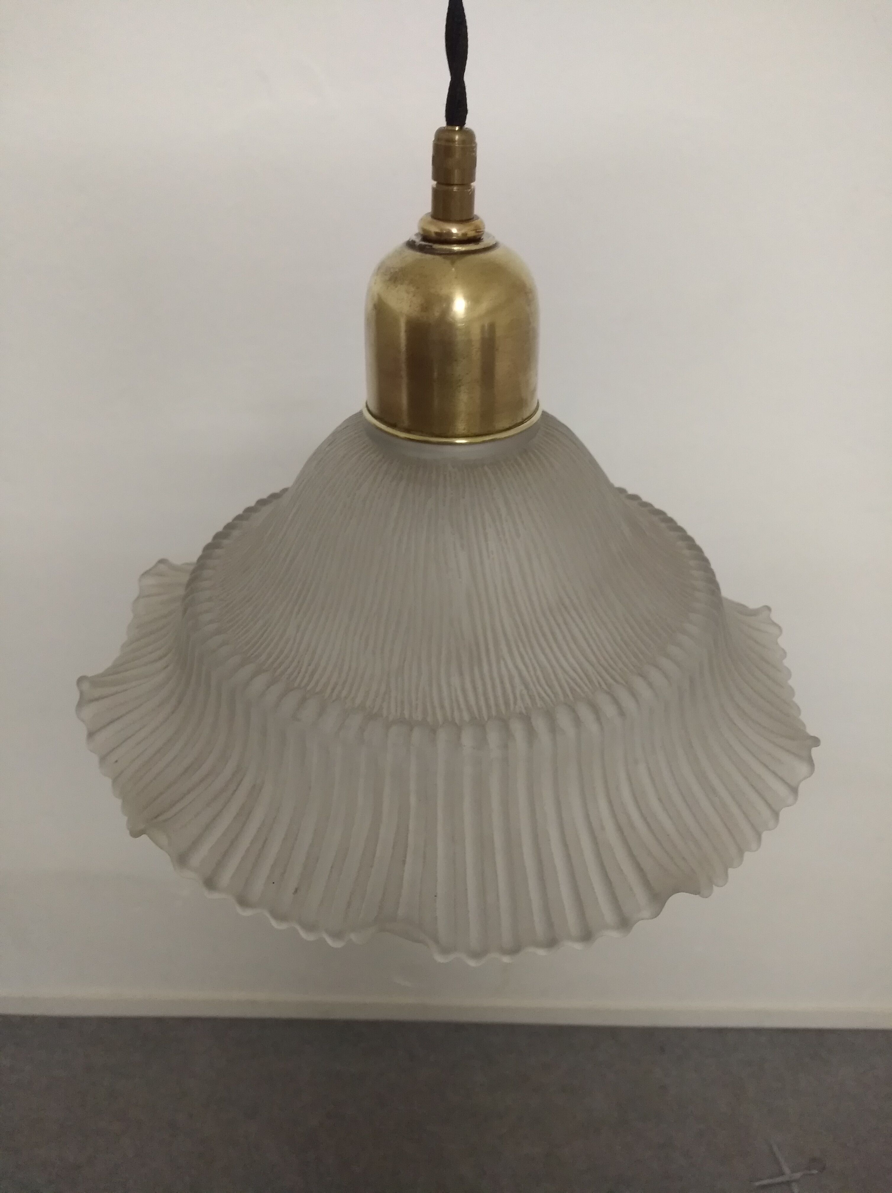 Vintage shortbread glass suspension