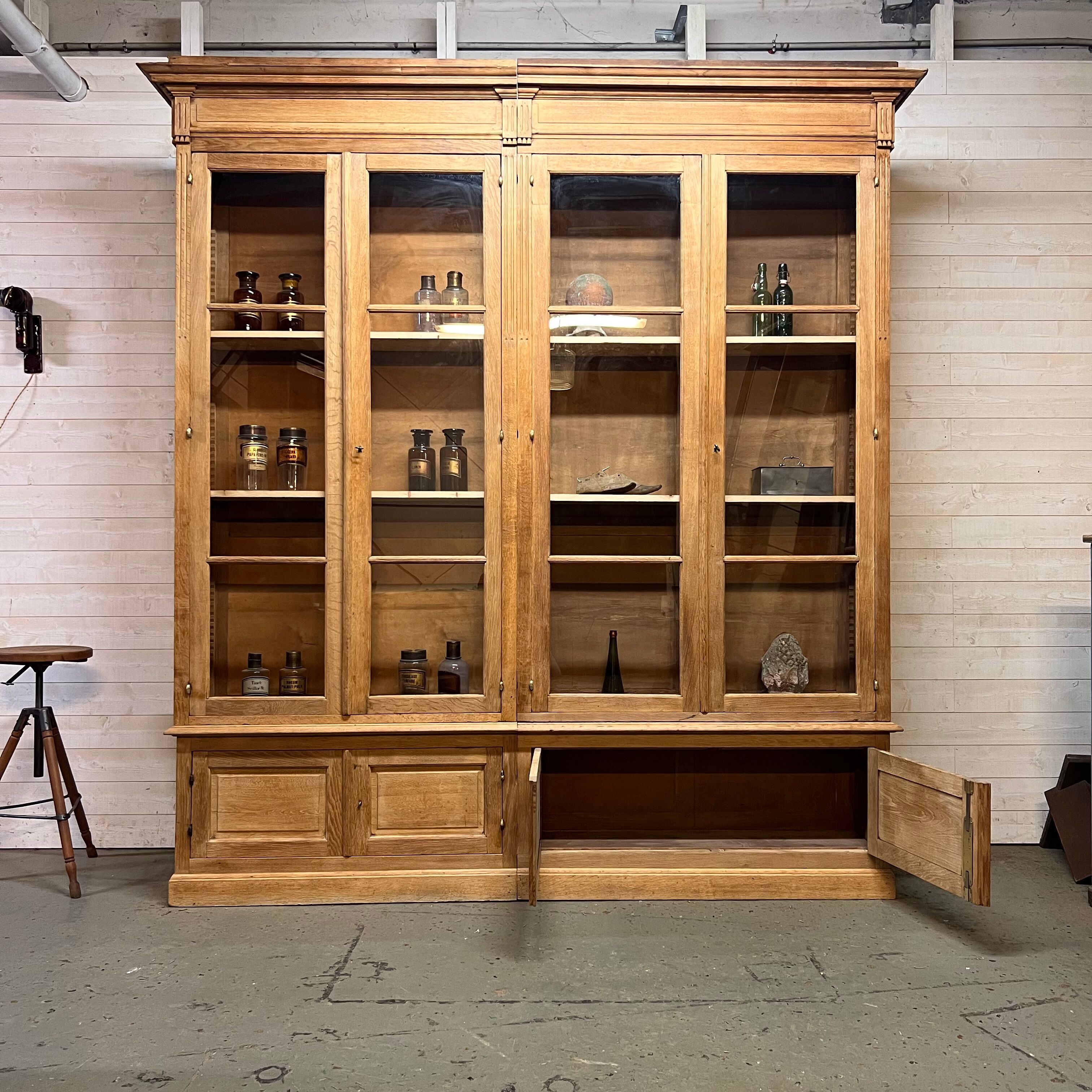 Showcase bookcase early XX th in solid oak