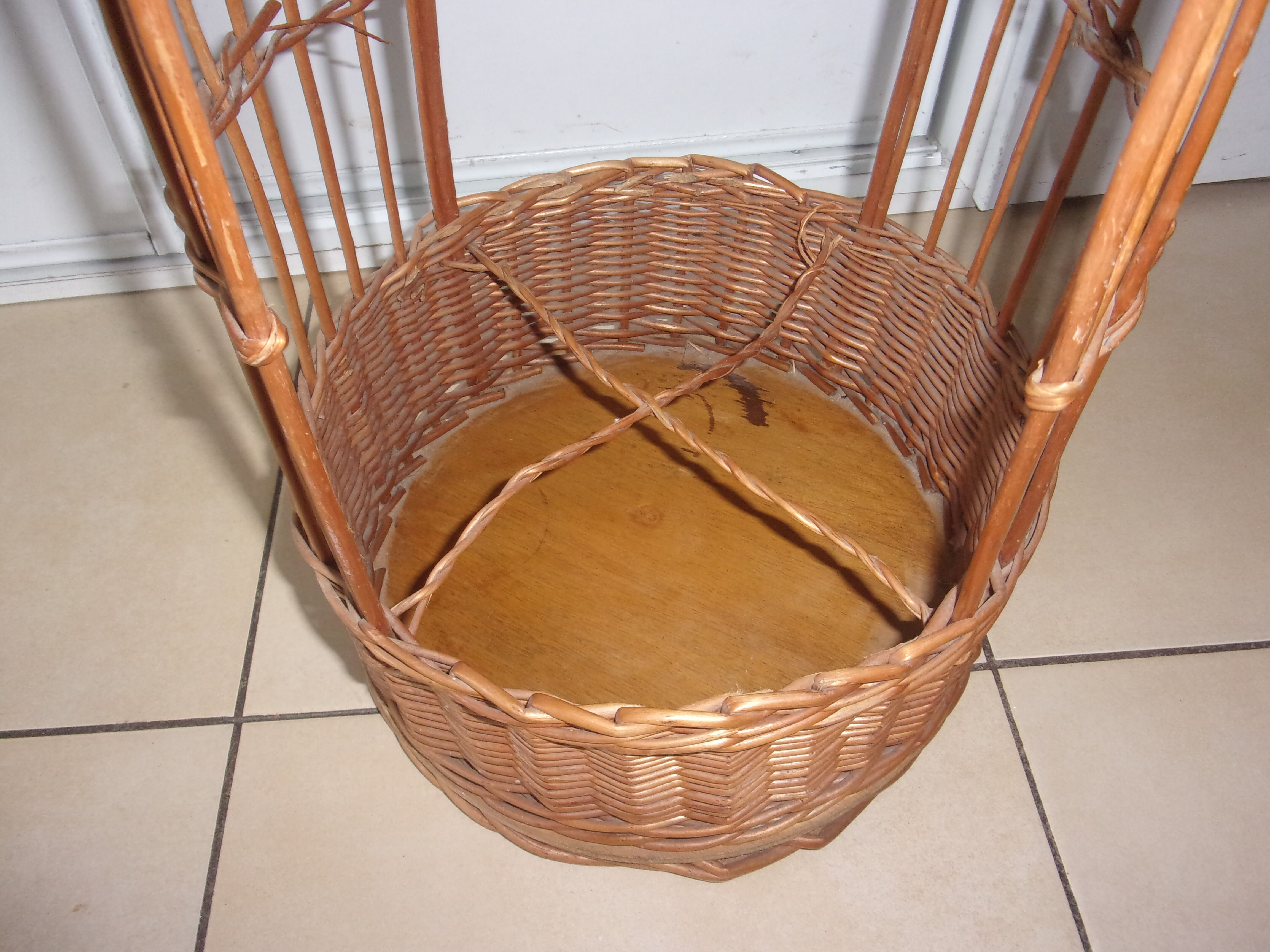 Appetizer basket Wicker bottle holders