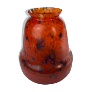 pot rouge et bleu