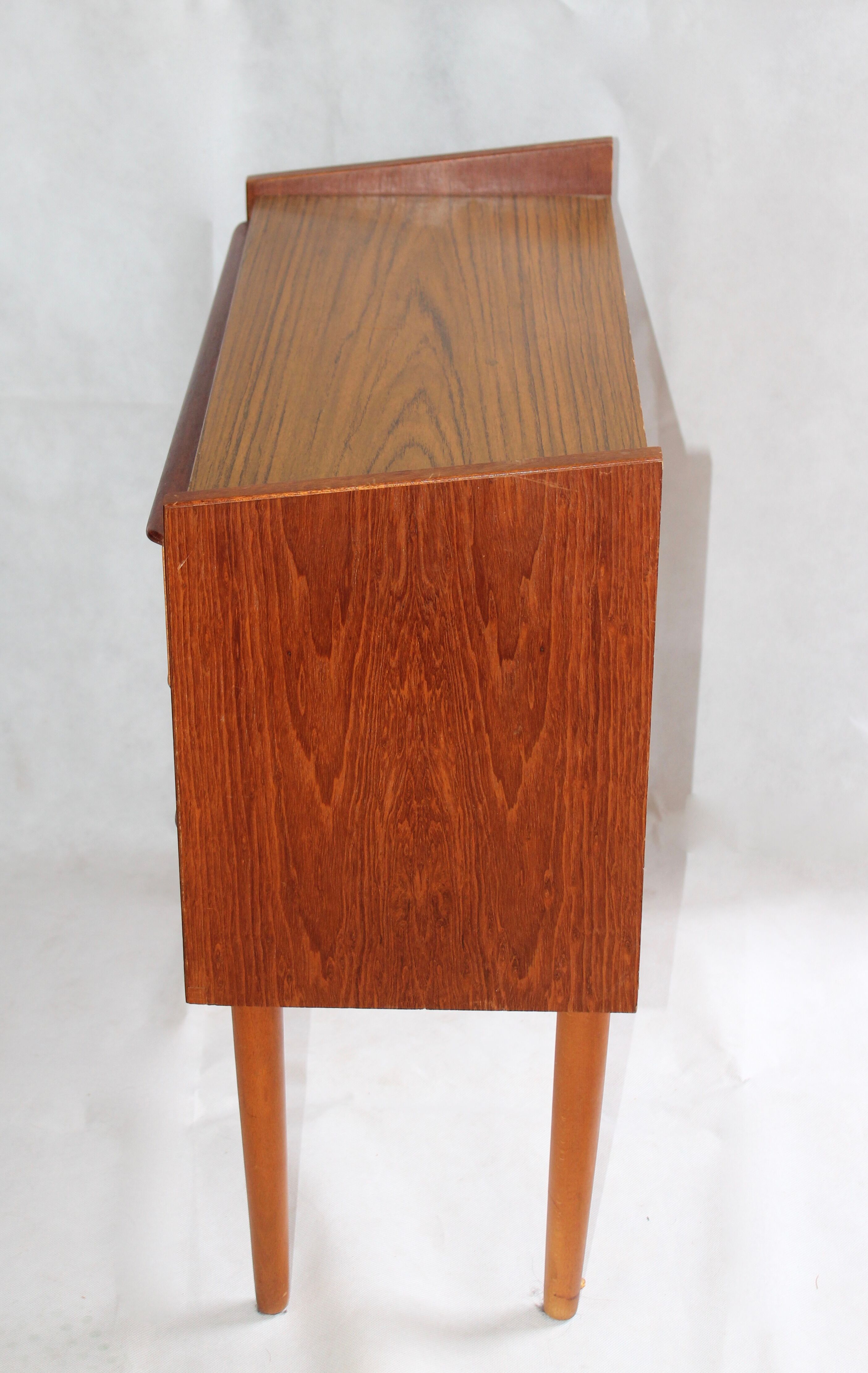 Scandinavian bedside 1950