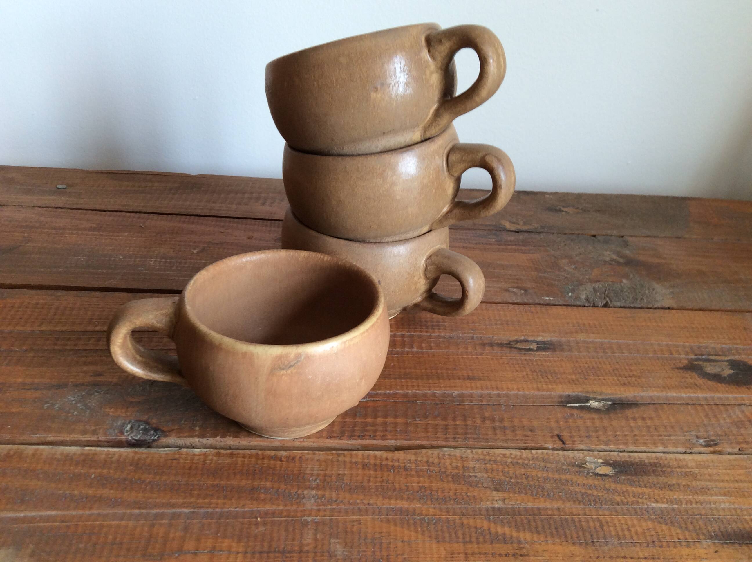 4 stoneware coffee cups