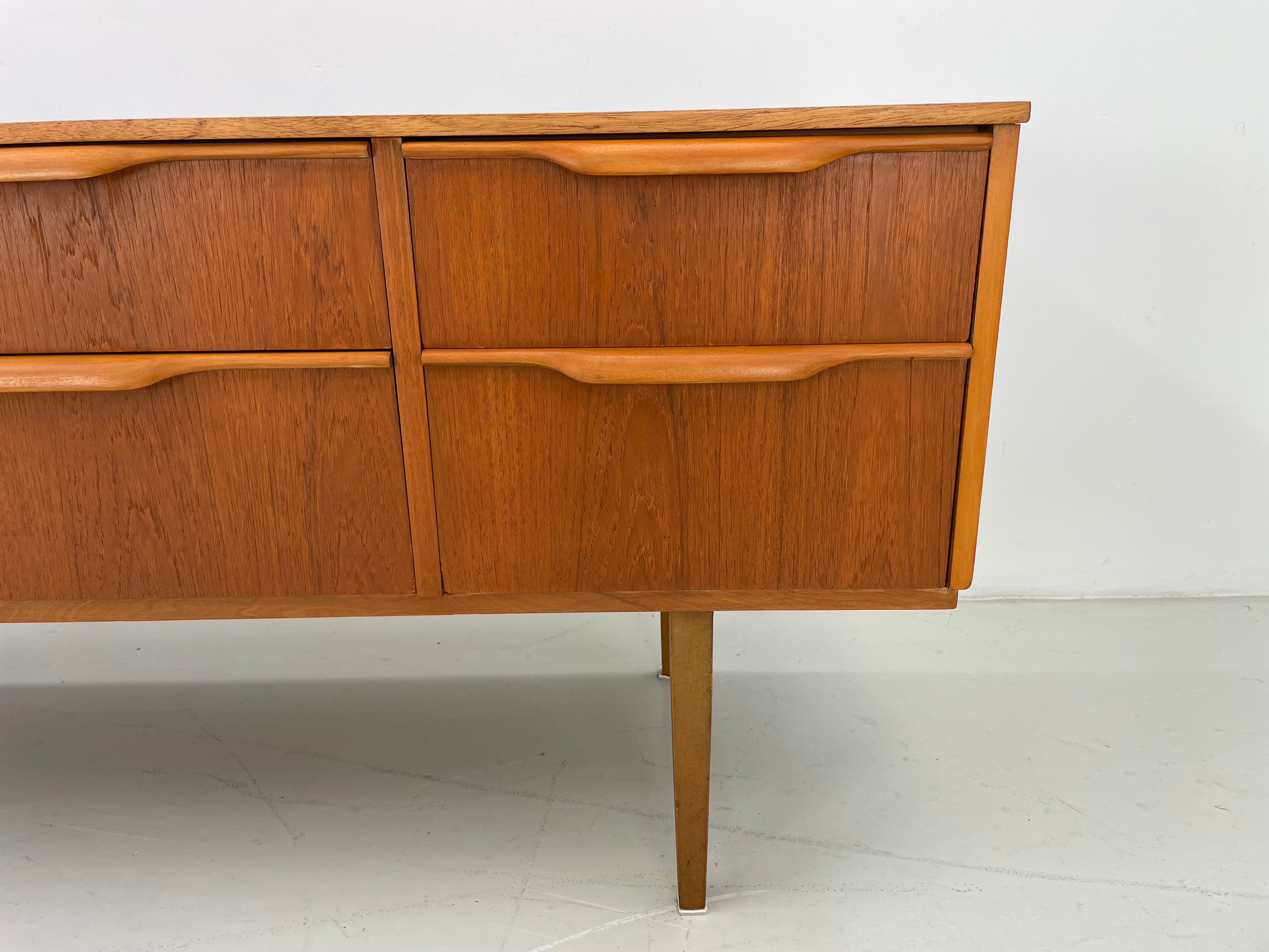 Vintage Austinsuite sideboard 1960's