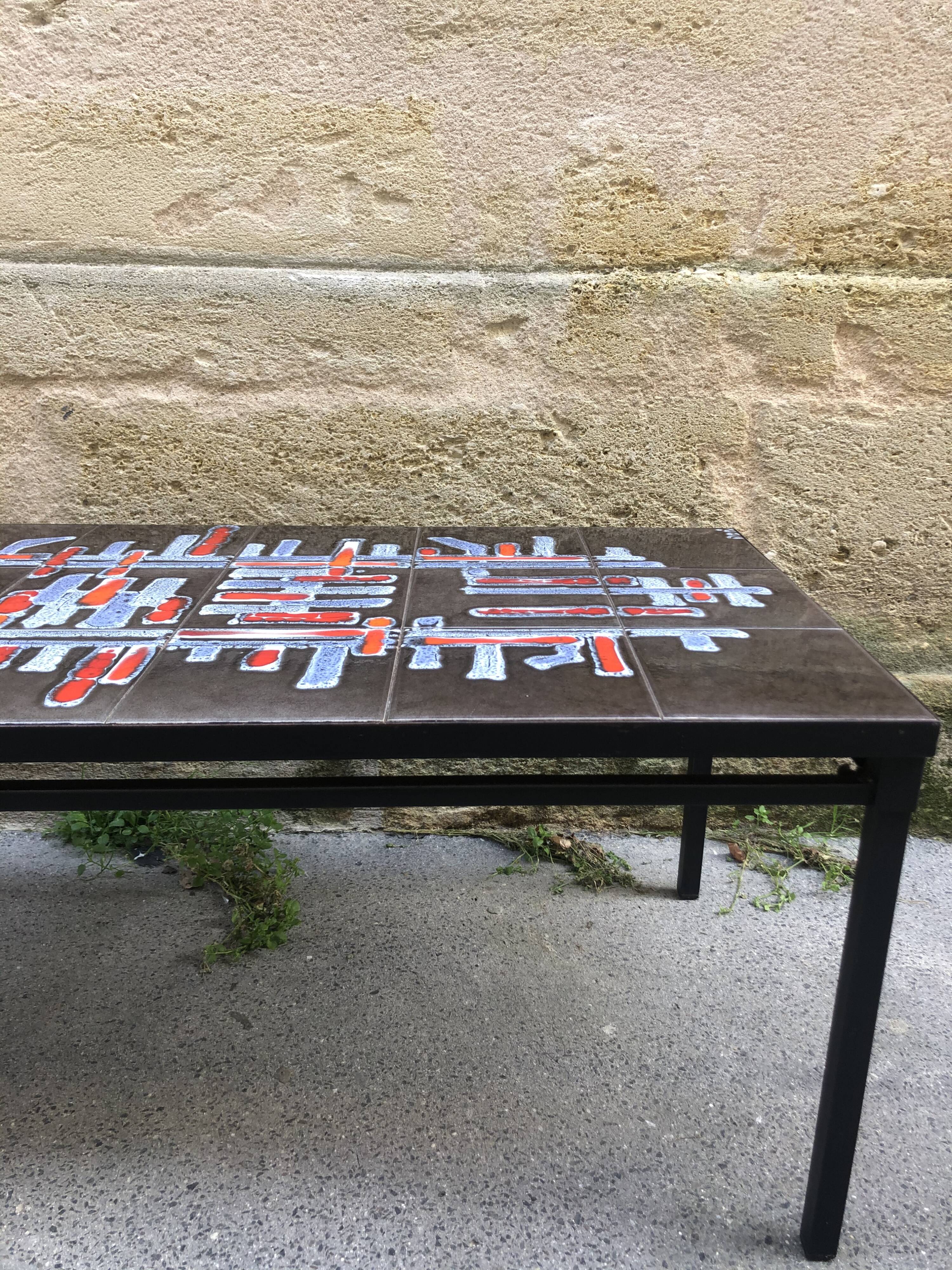 Ceramic coffee table by Adri