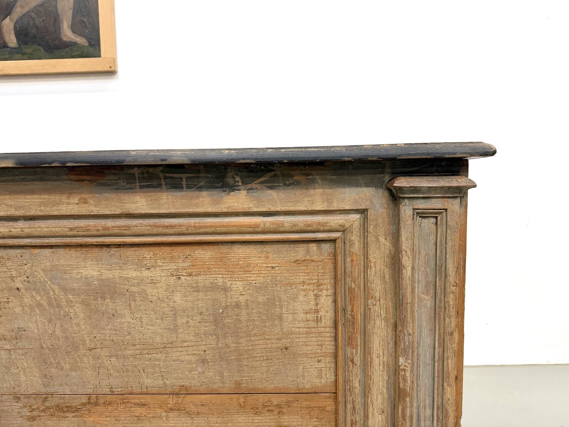 Grand Counter of Old Commerce in Pine