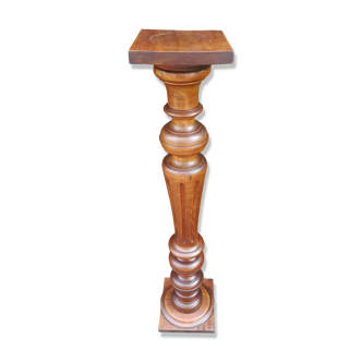 Fluted walnut column