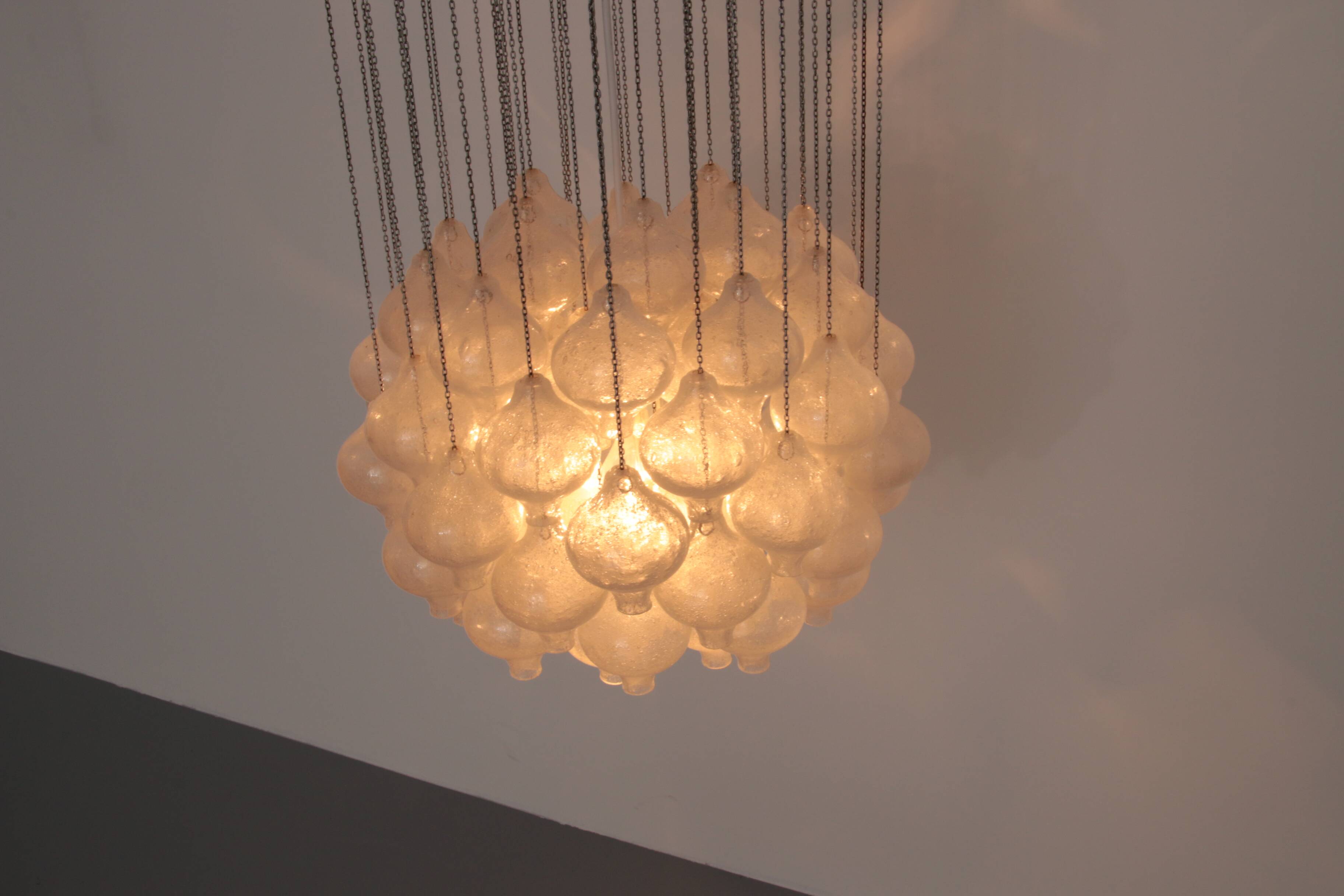 Kalmar 'Tulipan' Chandelier Pendant Light, Blown Glass, 1970