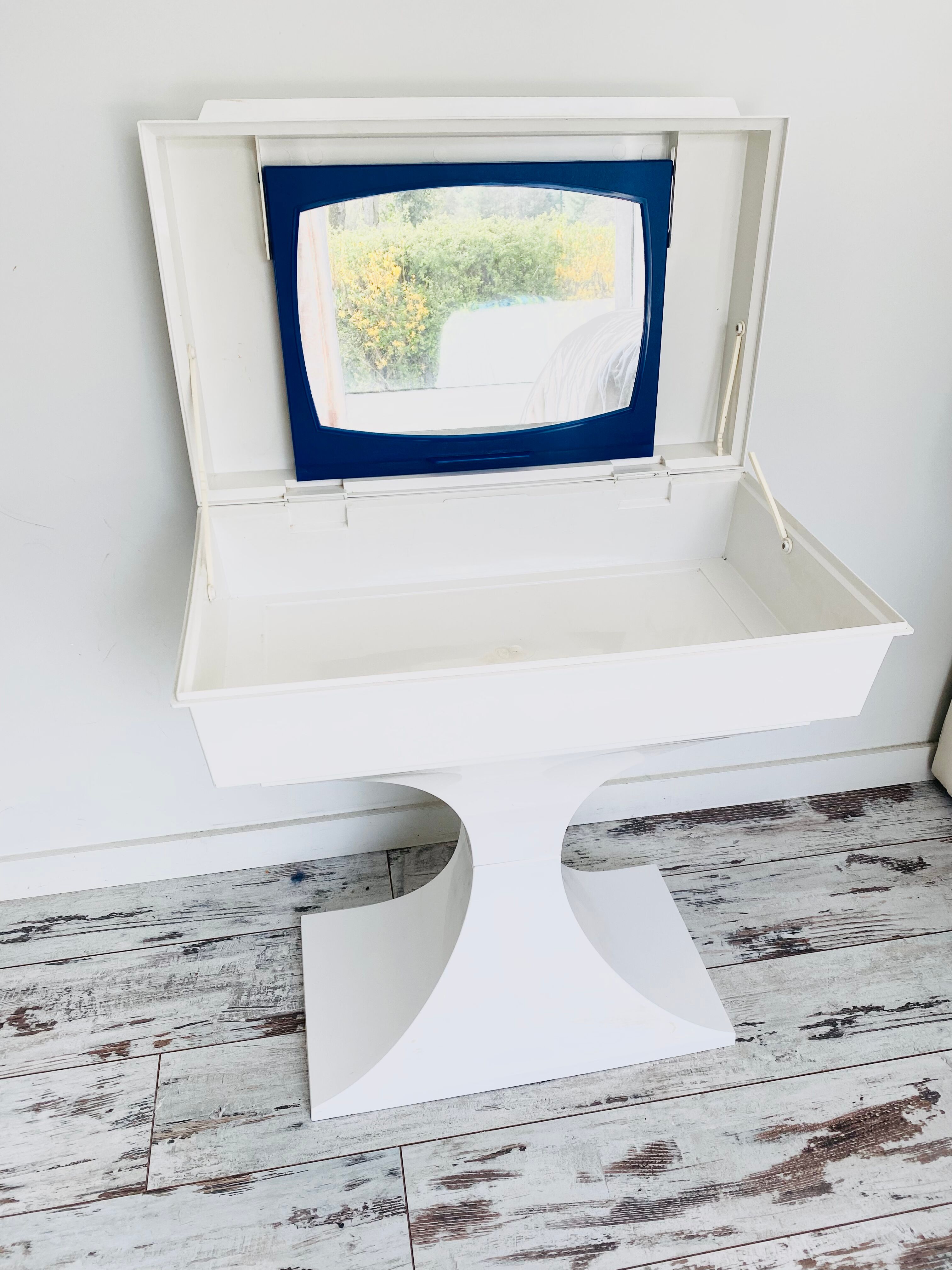 DRESSING TABLE PRISUNIC circa 70