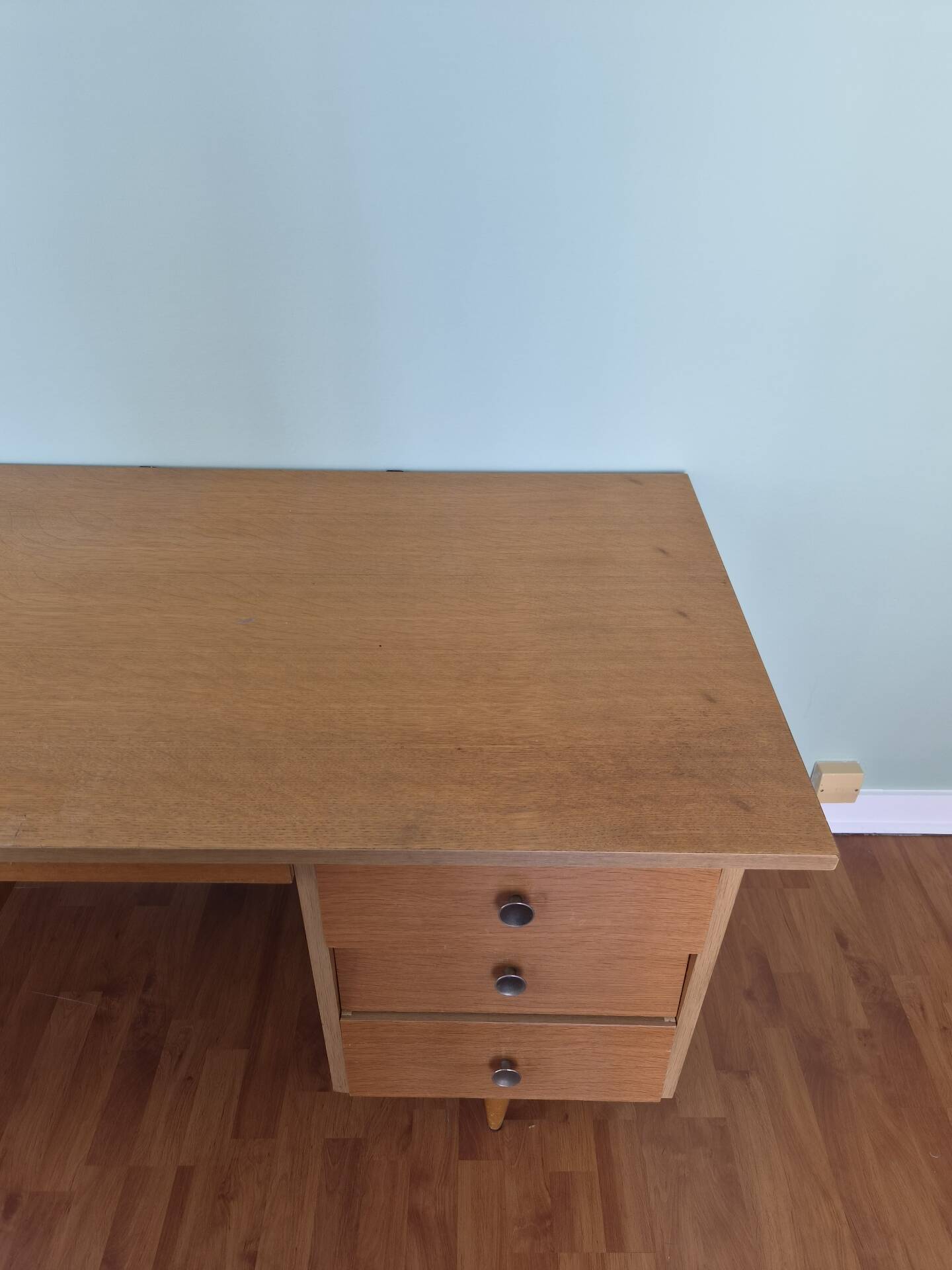 Grand bureau de style scandinave - Vintage