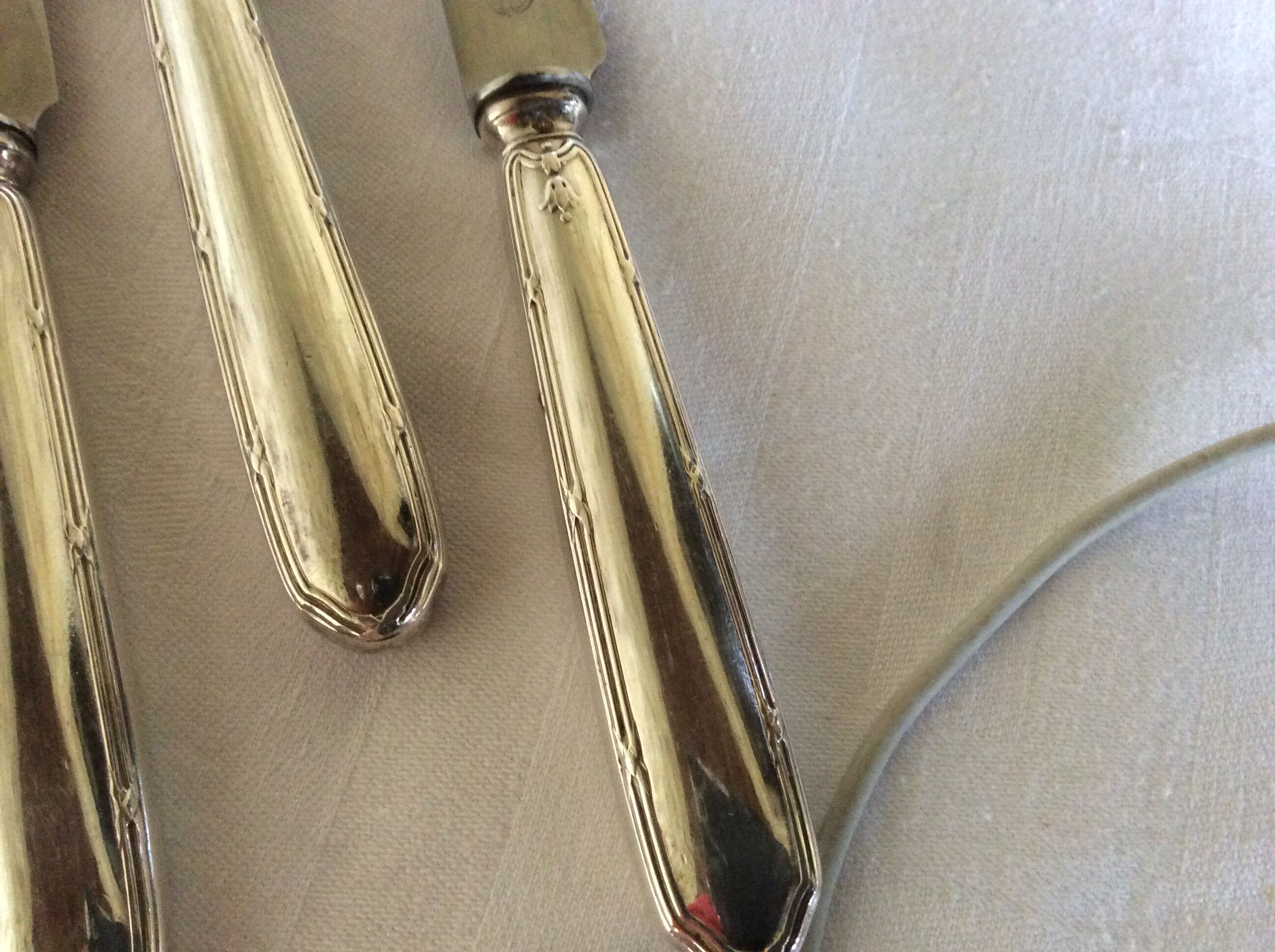 12 entremet knives, silver metal, cross ribbons