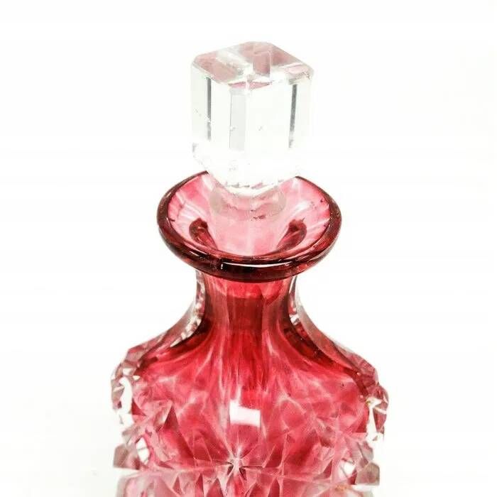 N2K decanter in Art Nouveau style