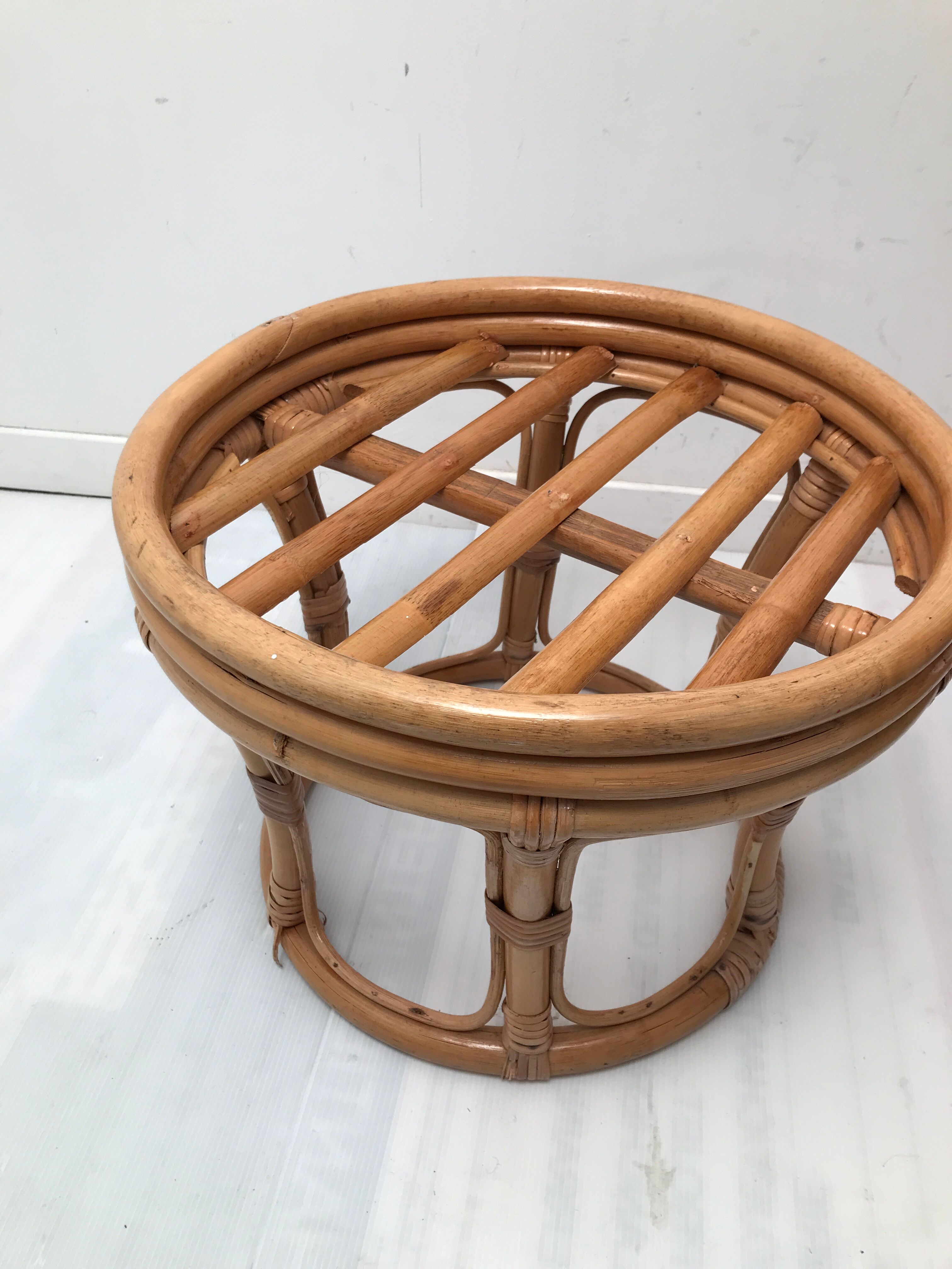 Canning rattan chair and vintage foot rests