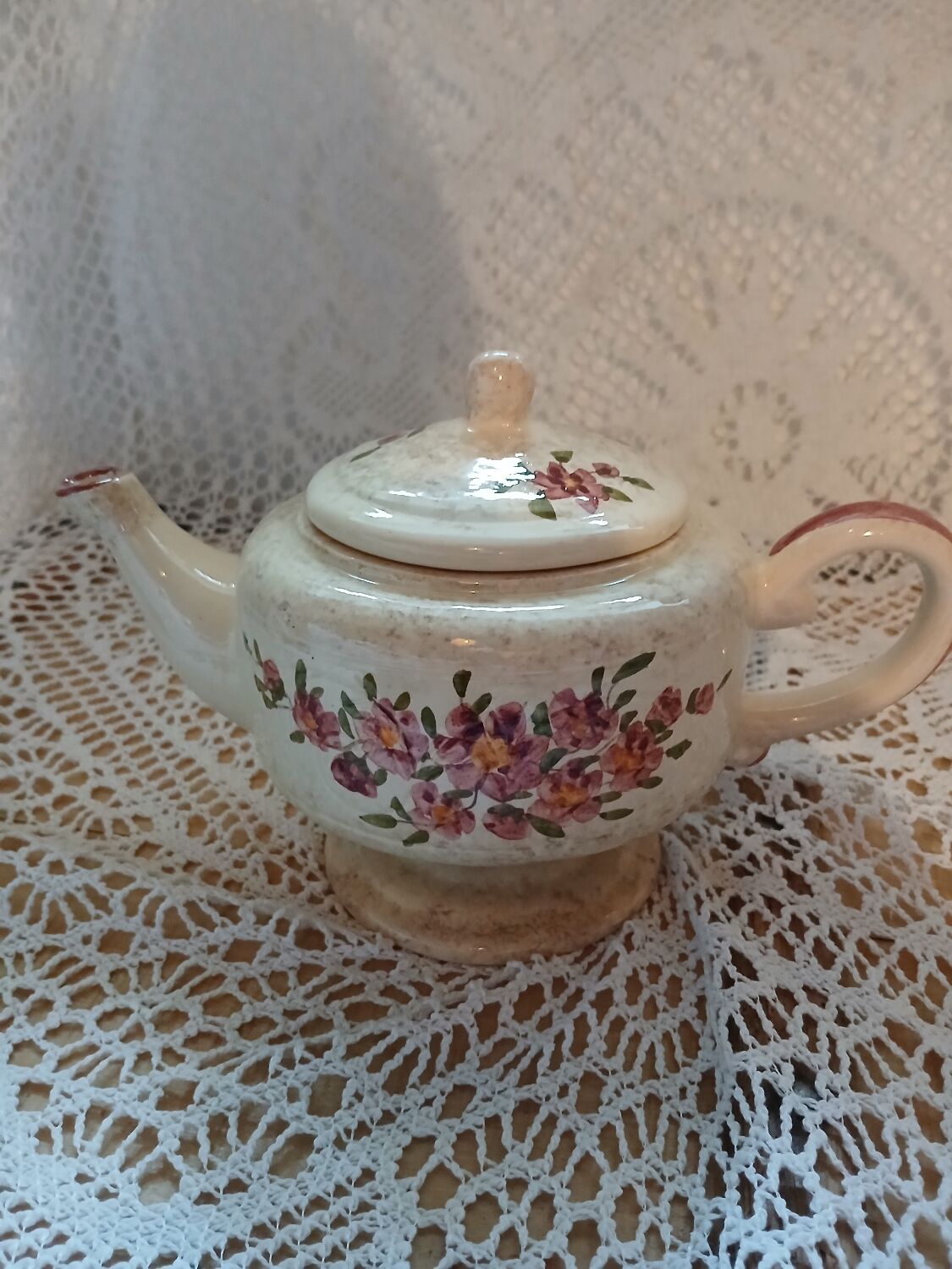 Théière ancienne signée 